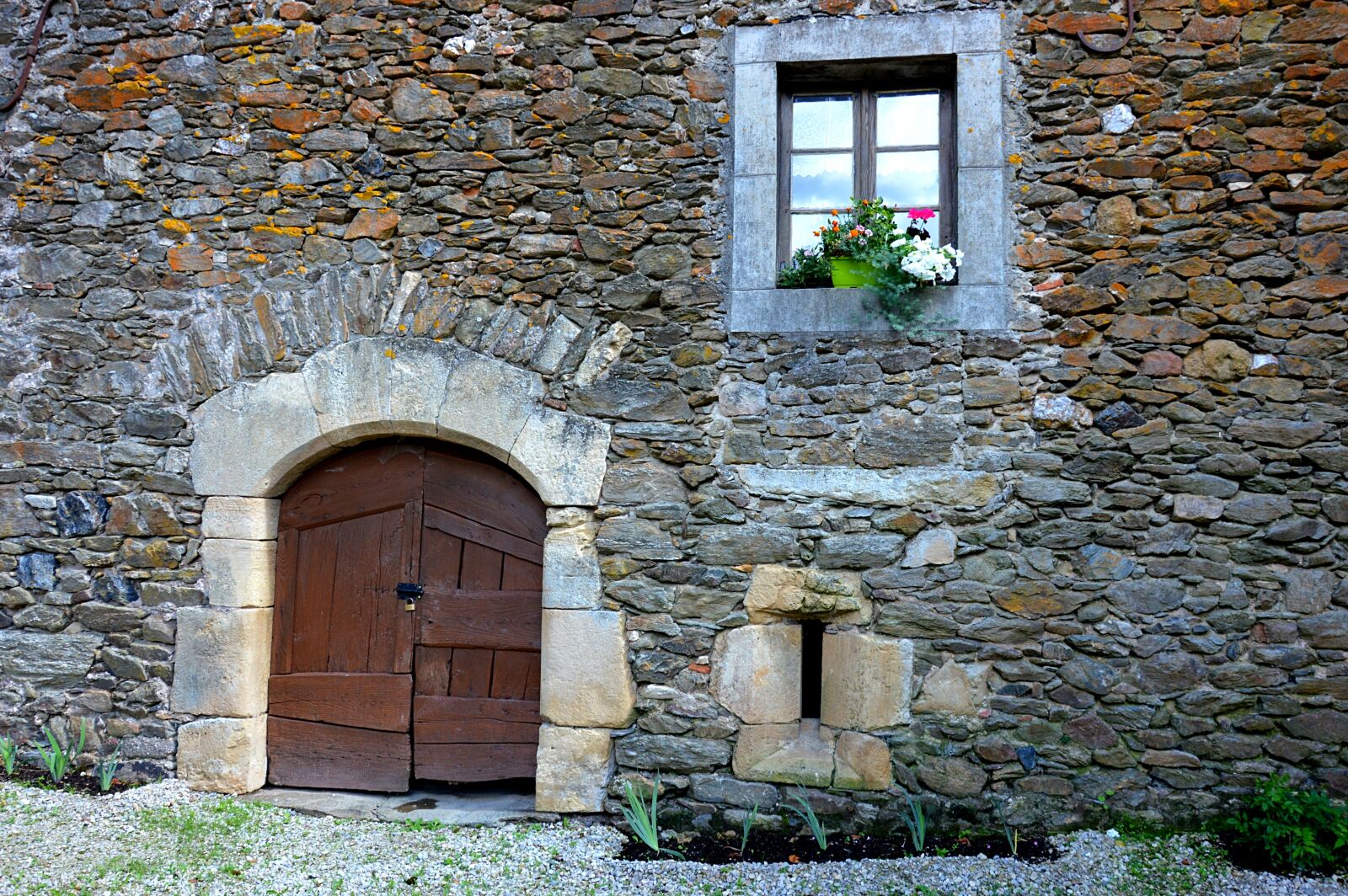 Nikon D3200 sample photo. Door, old door, medieval photography