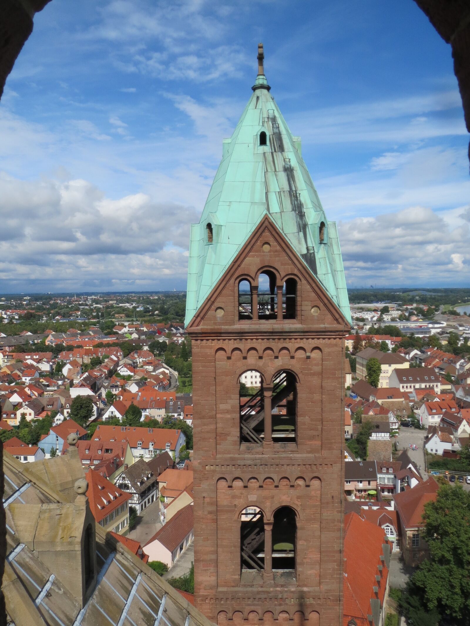 Canon PowerShot ELPH 530 HS (IXUS 510 HS / IXY 1) sample photo. Speyer, cathedral, tower photography