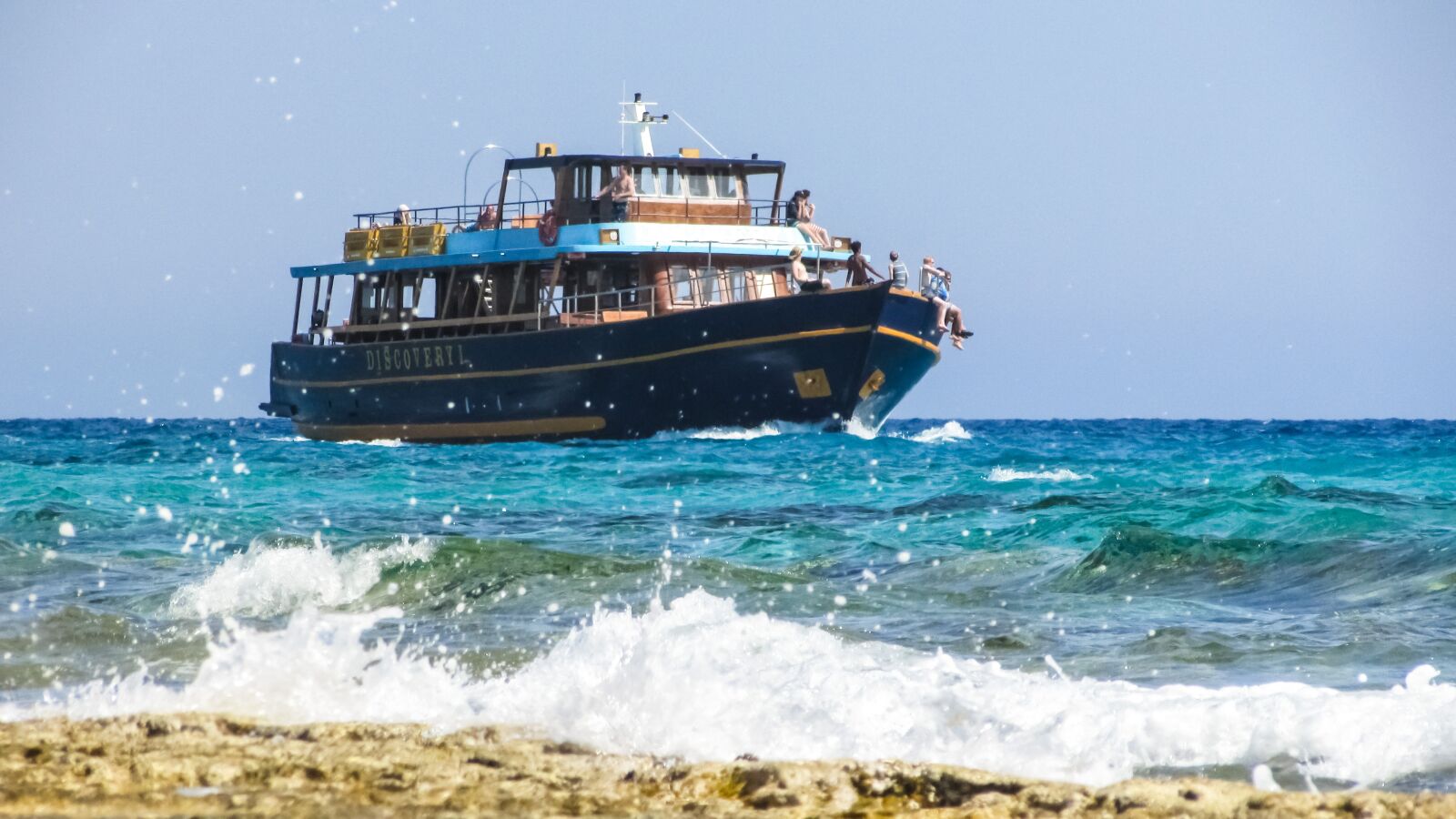 Canon PowerShot SX400 IS sample photo. Cruise boat, summer, sea photography