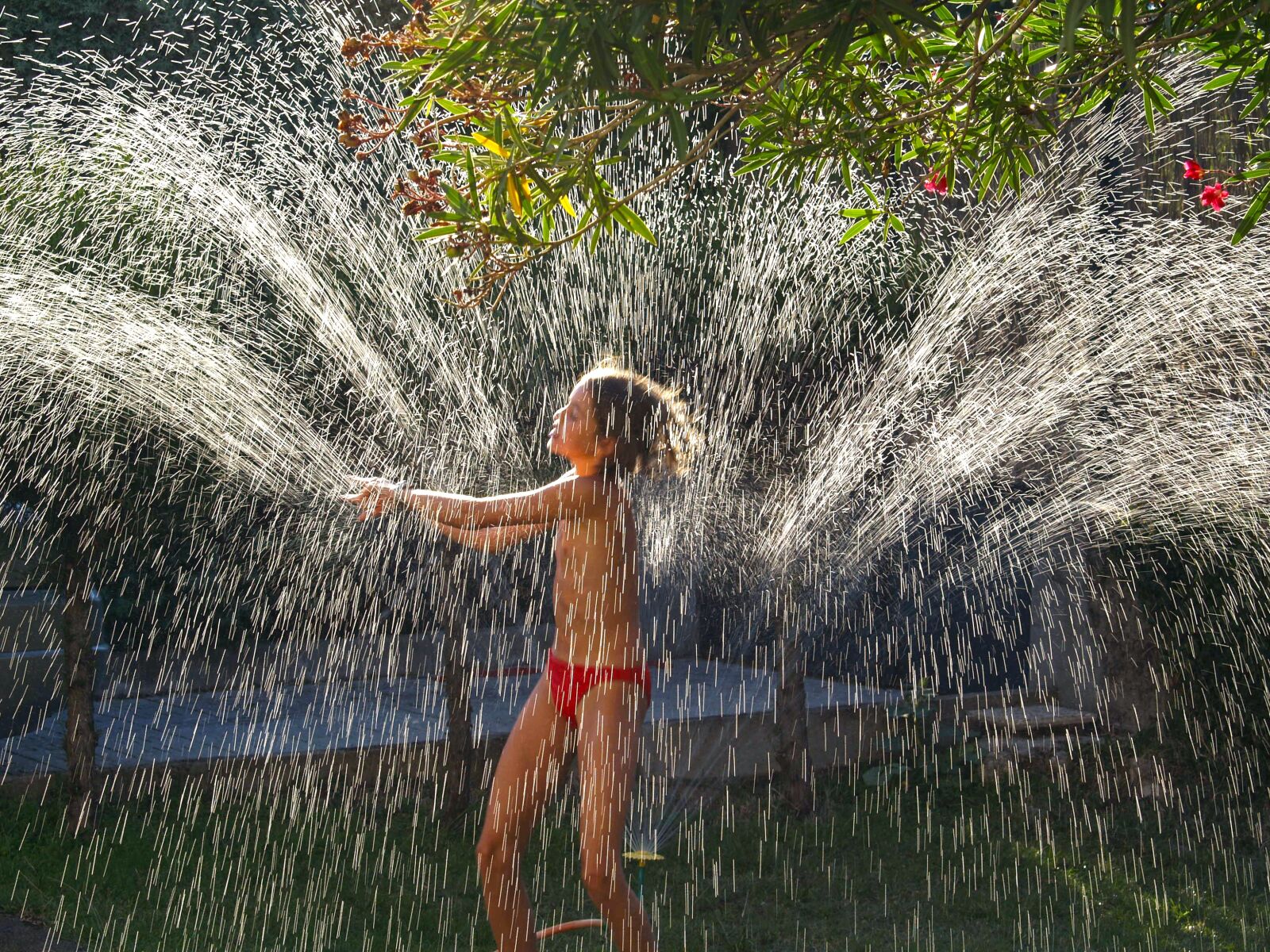Olympus E-500 (EVOLT E-500) sample photo. Water, girl, hose photography