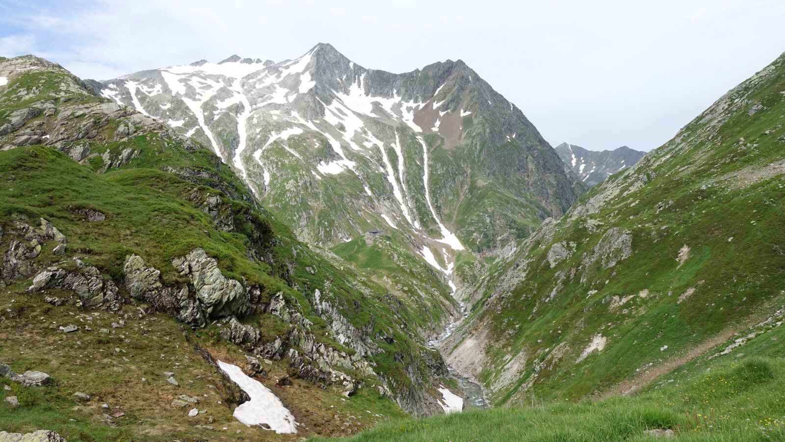 Sony Cyber-shot DSC-RX100 IV sample photo. High valley, mountains, alpine photography