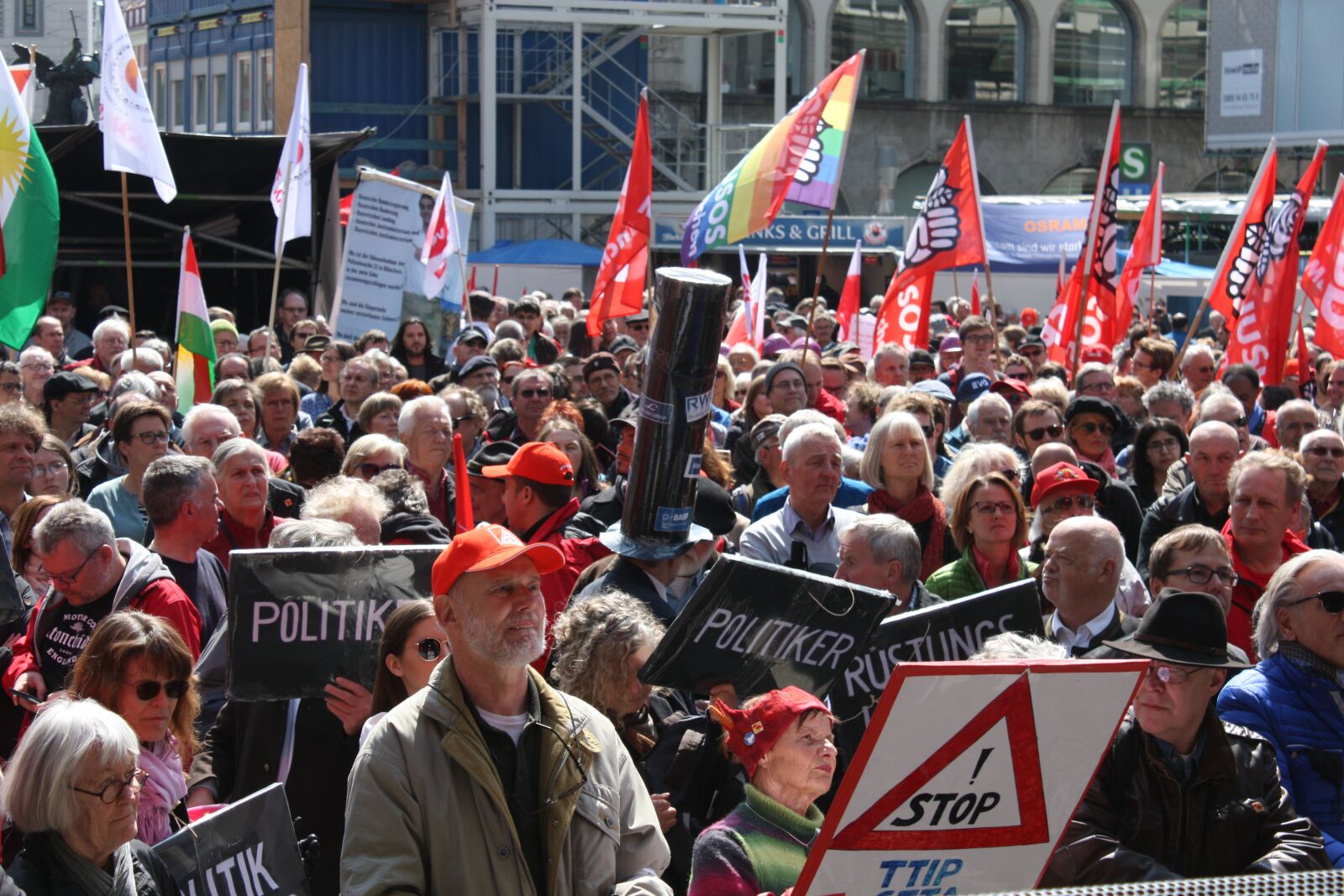 Canon EOS 450D (EOS Rebel XSi / EOS Kiss X2) sample photo. May day celebrations, munich photography