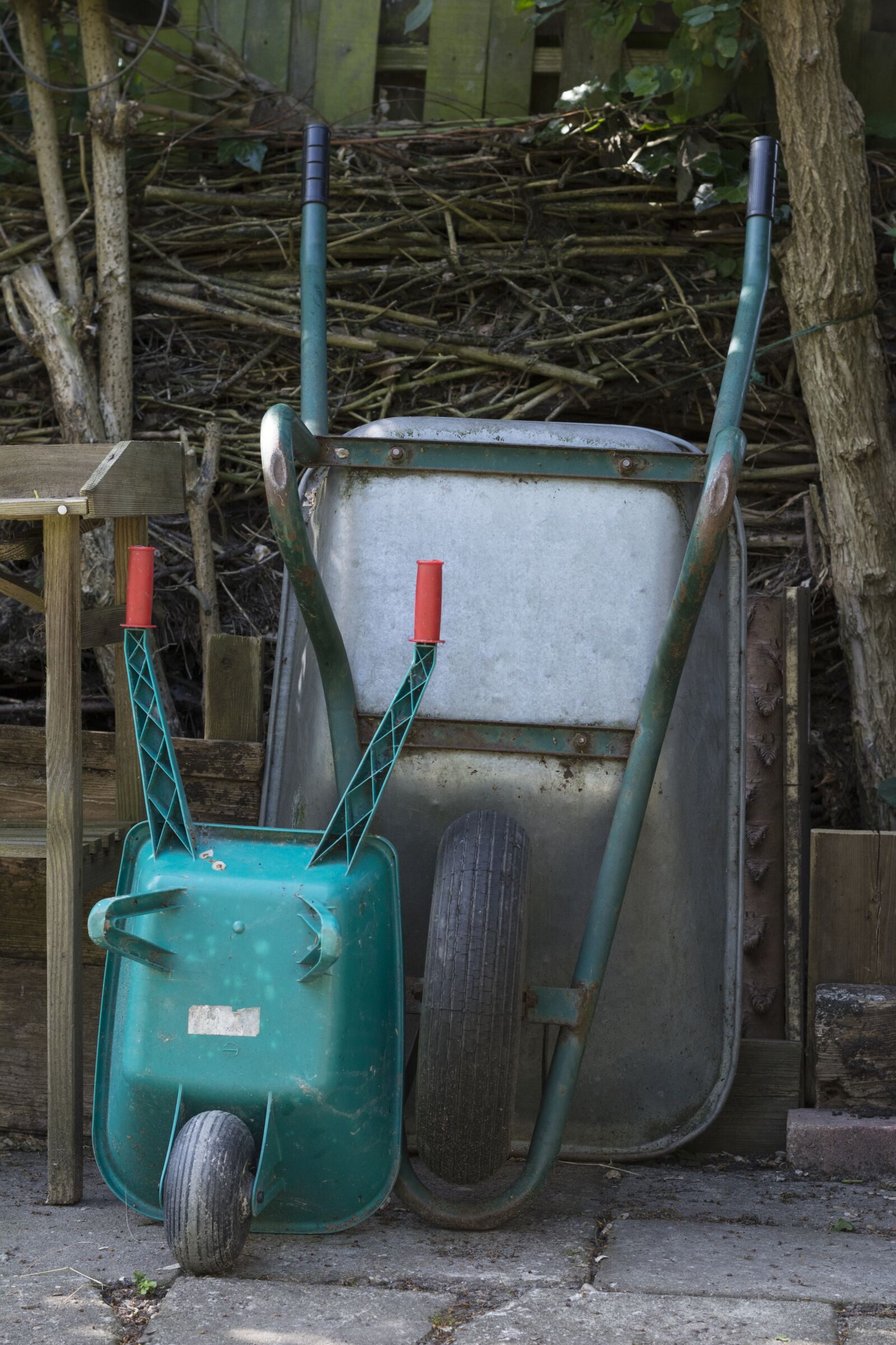 Nikon D5200 sample photo. Wheelbarrow, work, transport photography