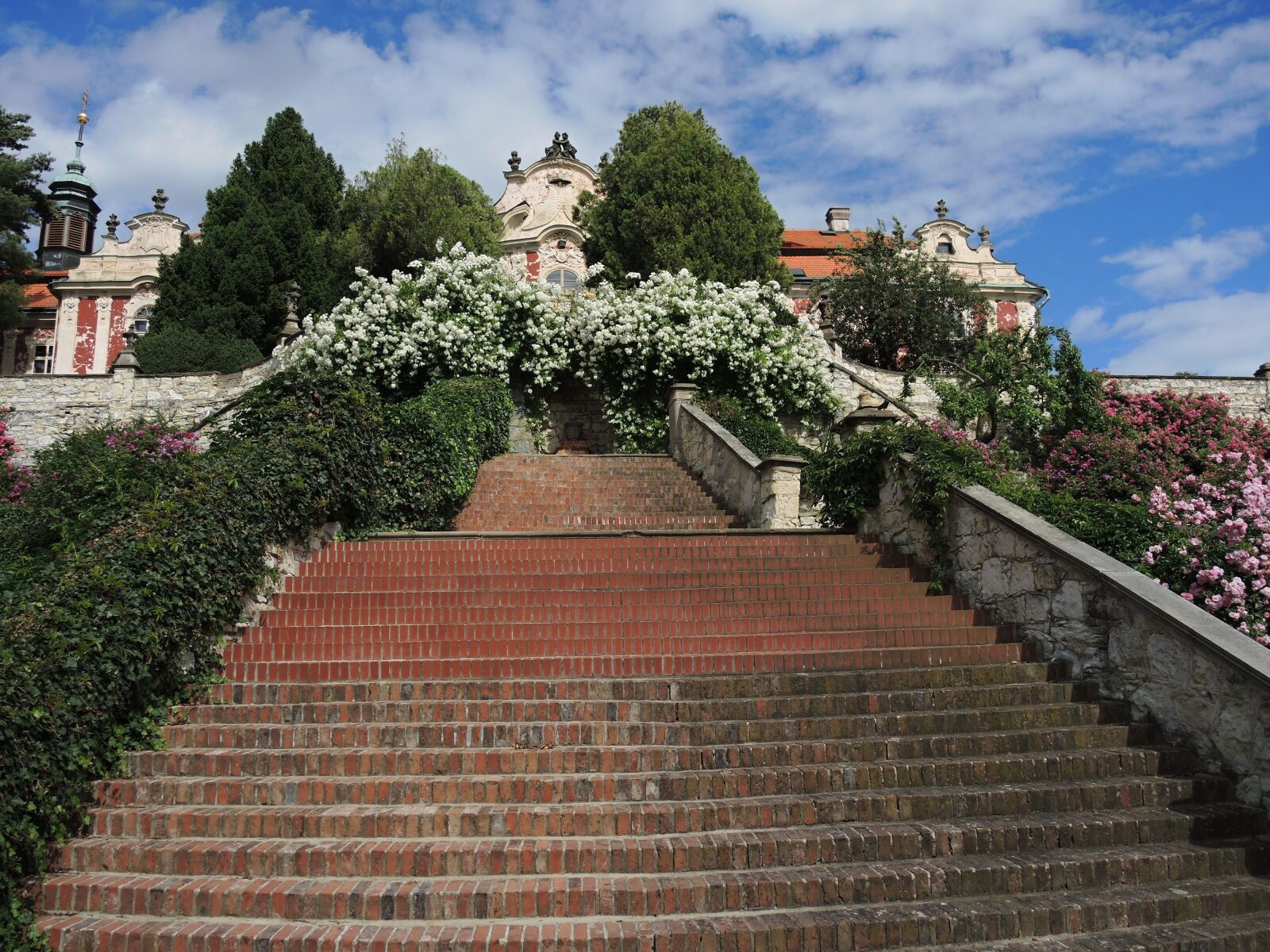 Nikon Coolpix P7800 sample photo. Castle, stairs, staircase photography