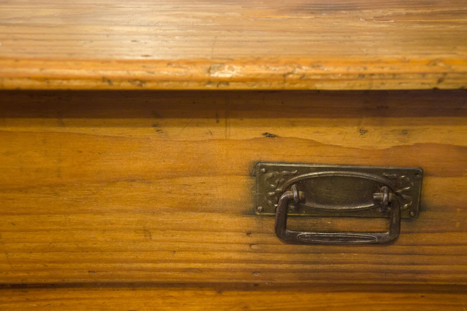 Nikon D5100 sample photo. Handle, old, old, drawer photography