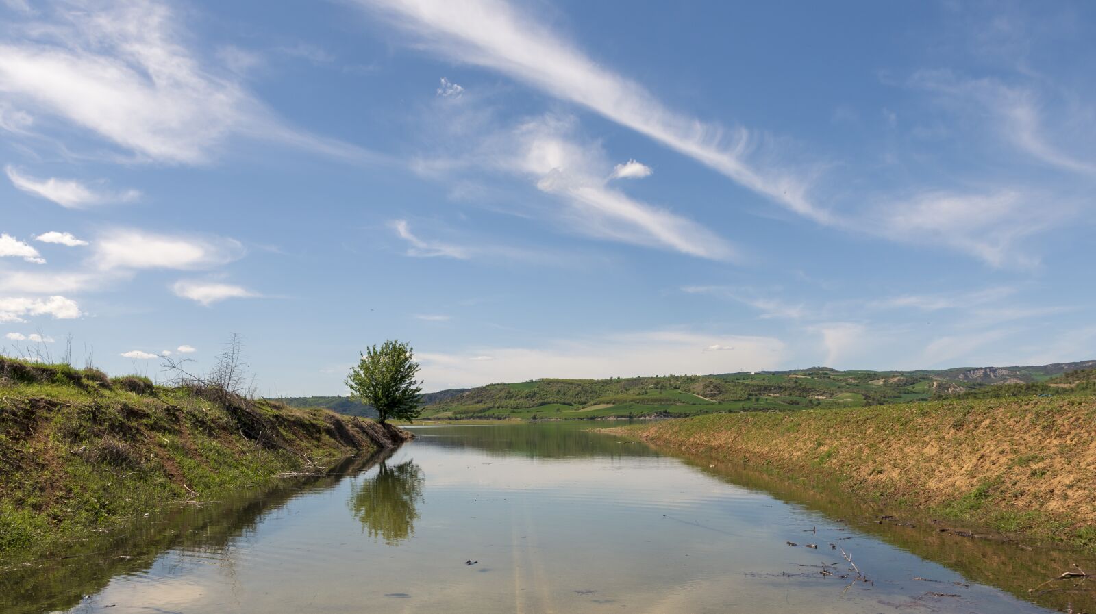 Tamron SP 24-70mm F2.8 Di VC USD sample photo. Lake, road, landscape photography