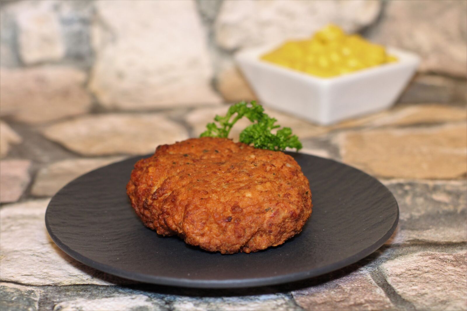 Canon EOS 2000D (EOS Rebel T7 / EOS Kiss X90 / EOS 1500D) sample photo. Rissole, mustard, meat photography