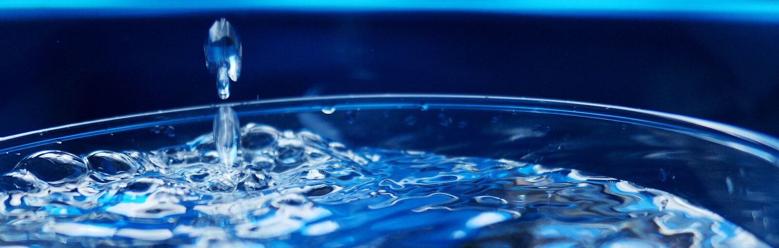 Panasonic Lumix DMC-LX10 (Lumix DMC-LX15) sample photo. Drop of water, water photography