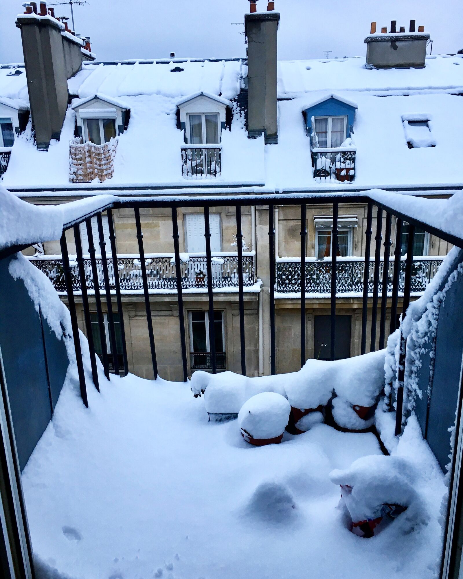Apple iPhone 6s sample photo. Balcony, snow, winter photography