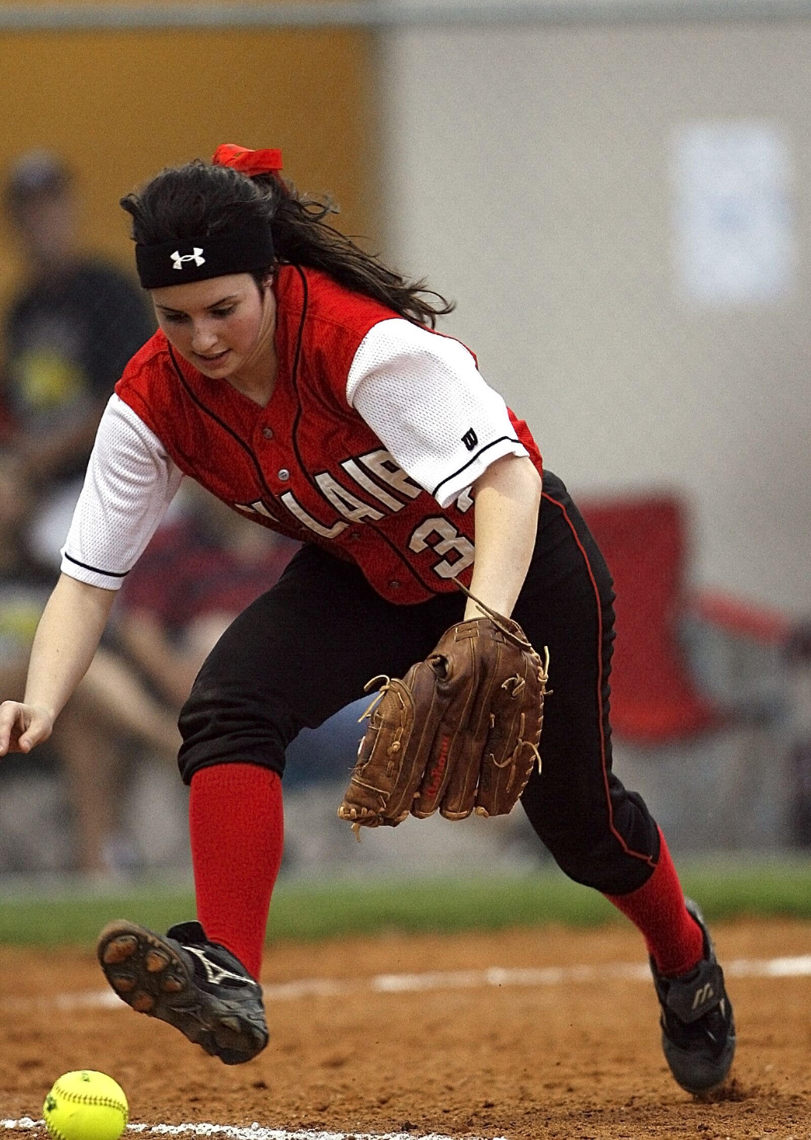 Canon EOS-1D Mark II N sample photo. Softball, girls, player photography