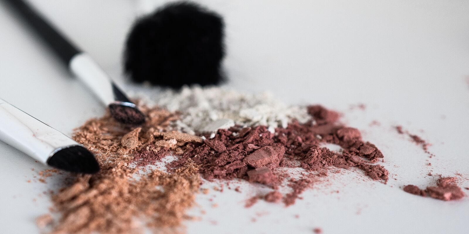 Nikon D5300 sample photo. Makeup, powder, rouge photography