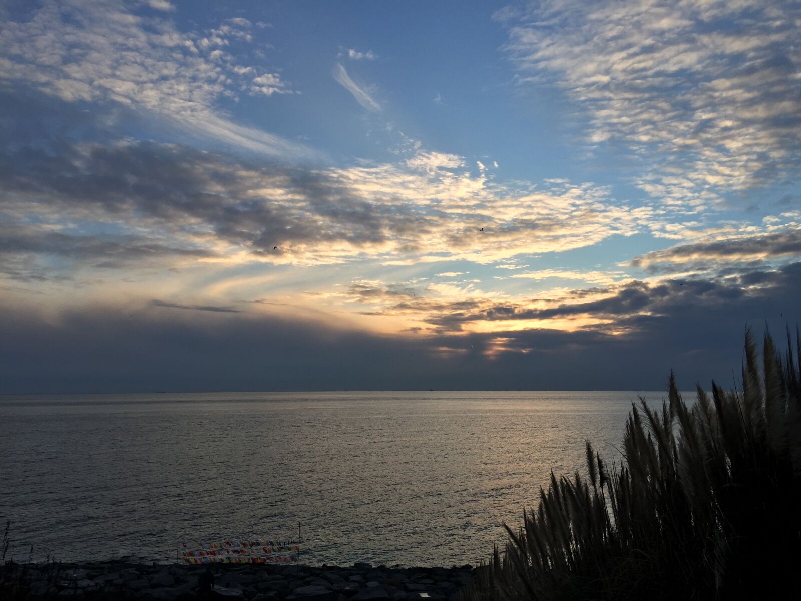 iPhone 6 Plus back camera 4.15mm f/2.2 sample photo. Sunset, sky, lake photography