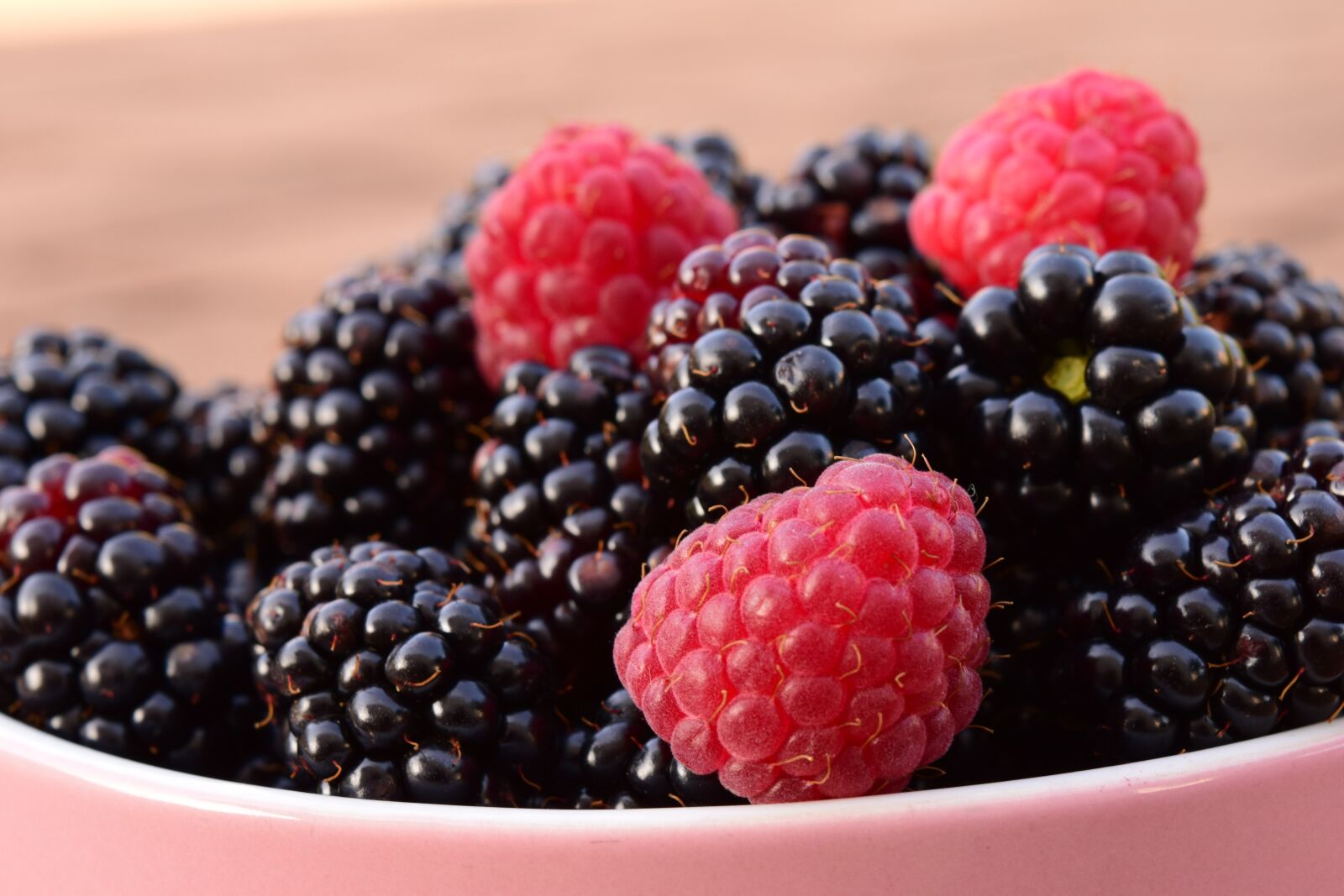 Nikon D3300 sample photo. Raspberries, blackberries, fruits photography