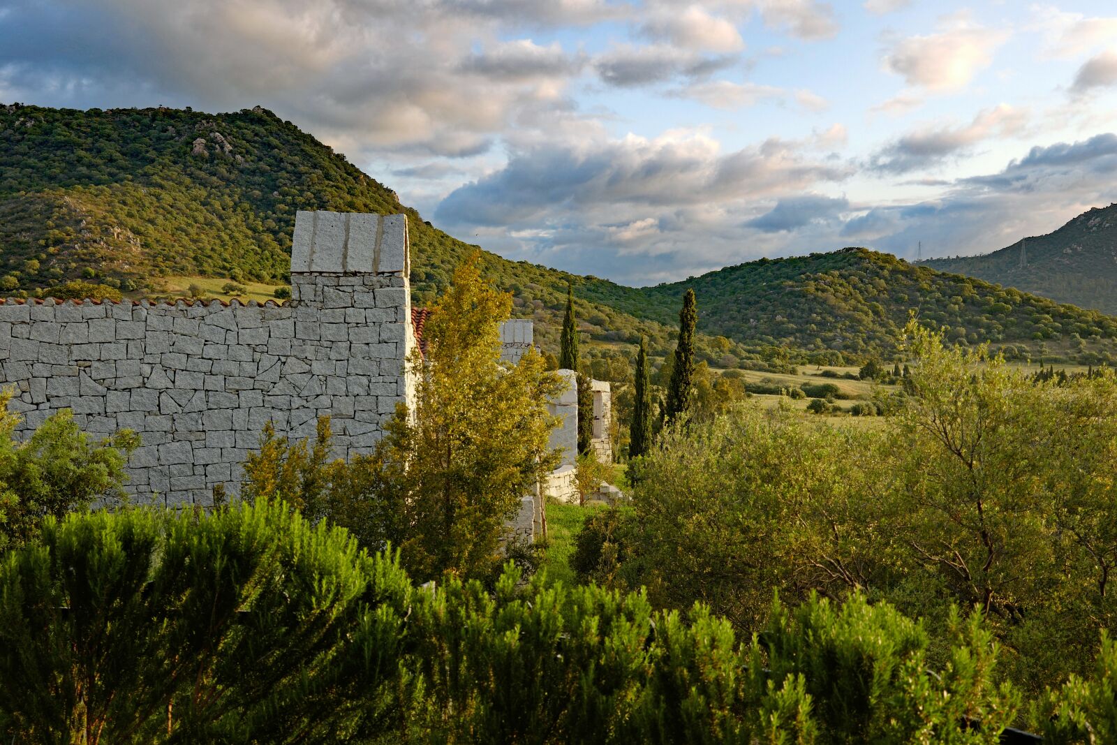 Vario-Elmar TL 1:3.5-5.6 / 18-56 ASPH. sample photo. Sardinia, mountains, landscape photography
