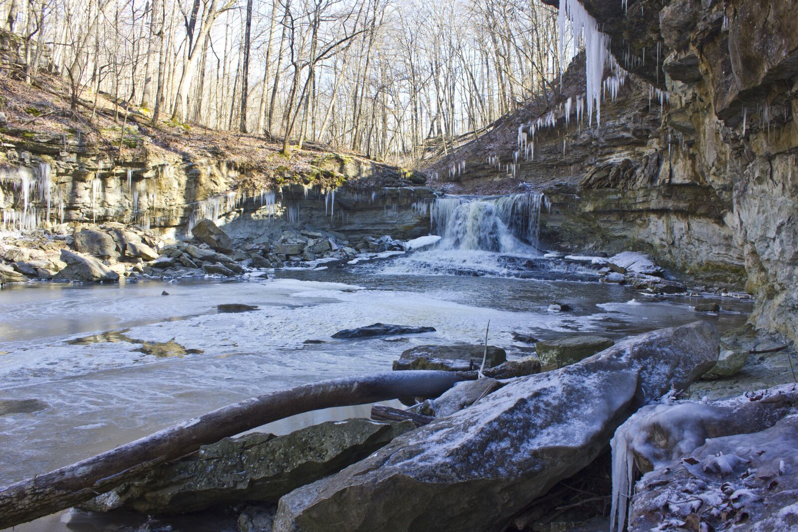 Canon EOS 550D (EOS Rebel T2i / EOS Kiss X4) sample photo. Waterfalls, winter, winter waterfall photography