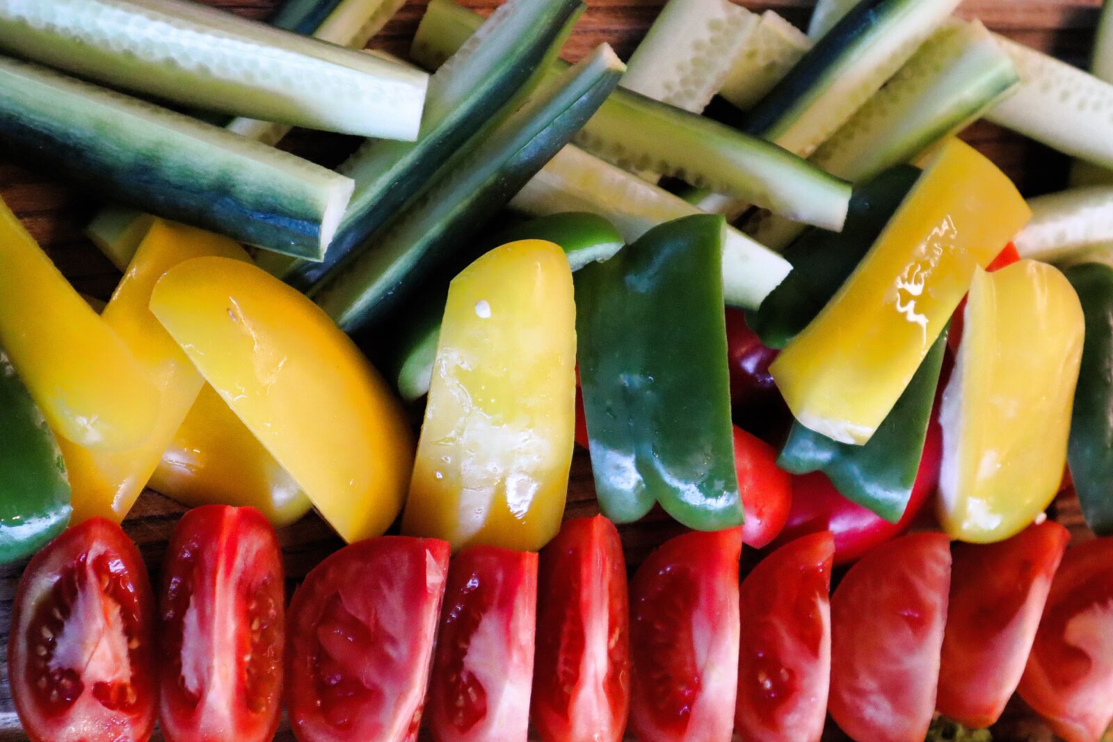 Canon EF-M 15-45mm F3.5-6.3 IS STM sample photo. Vegetables, healthy, paprika photography
