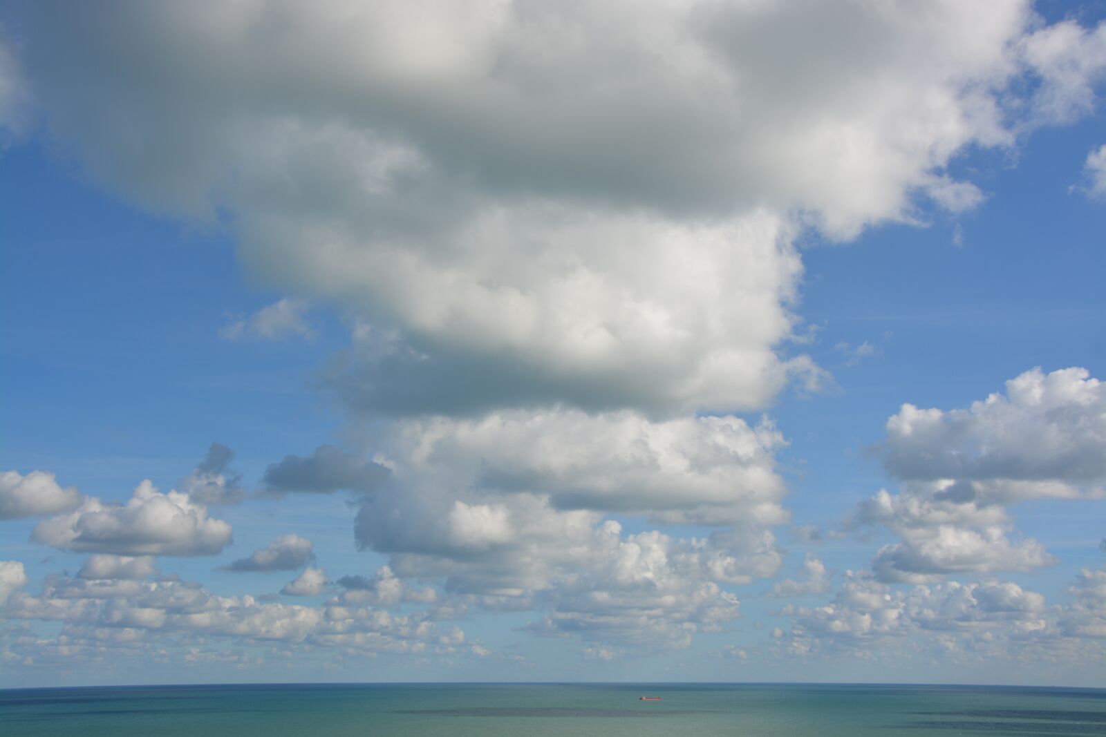 Nikon D5200 sample photo. White clouds, clouds, panoramic photography
