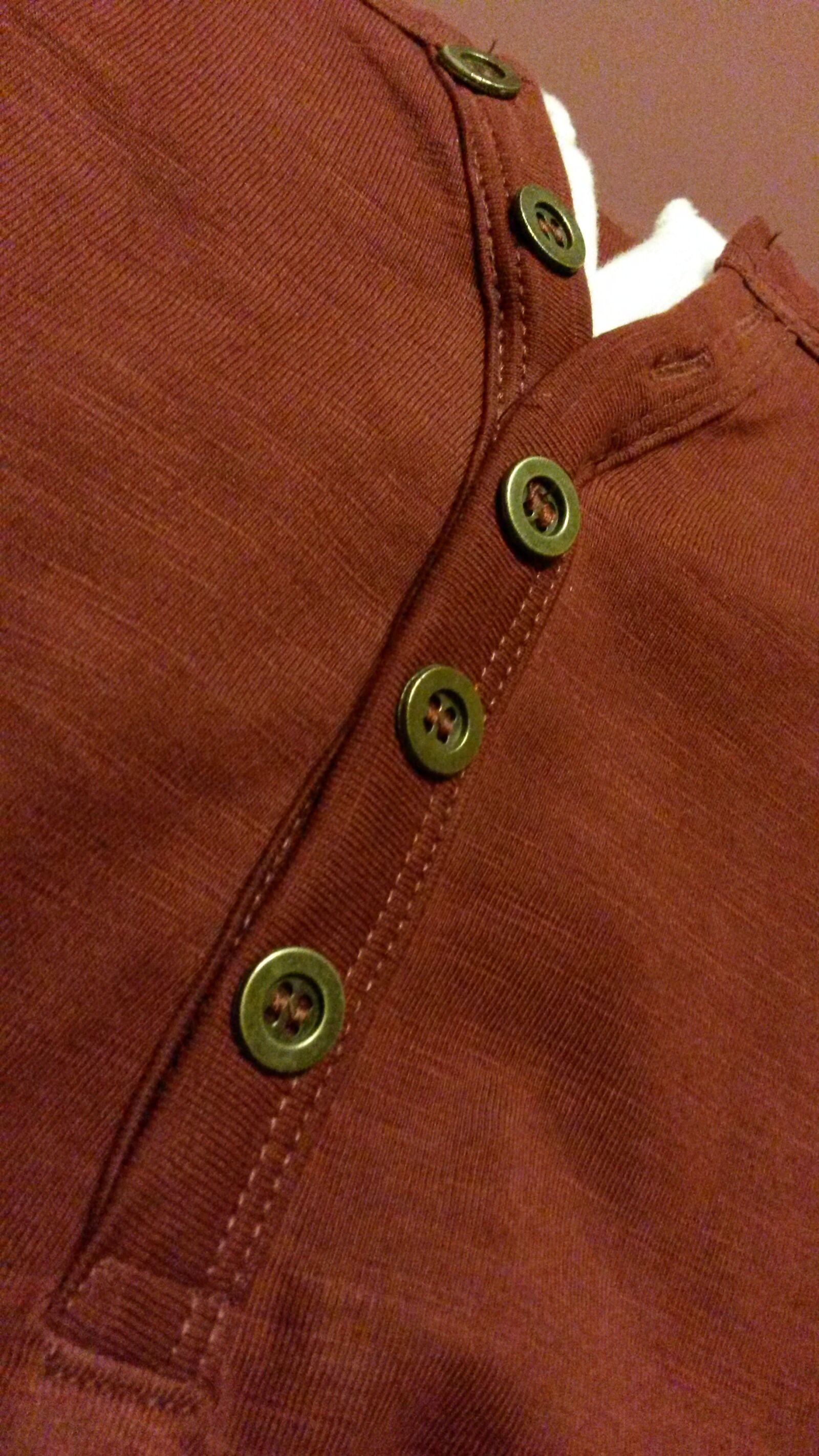 Samsung Galaxy S4 Mini sample photo. Buttons, shirt photography