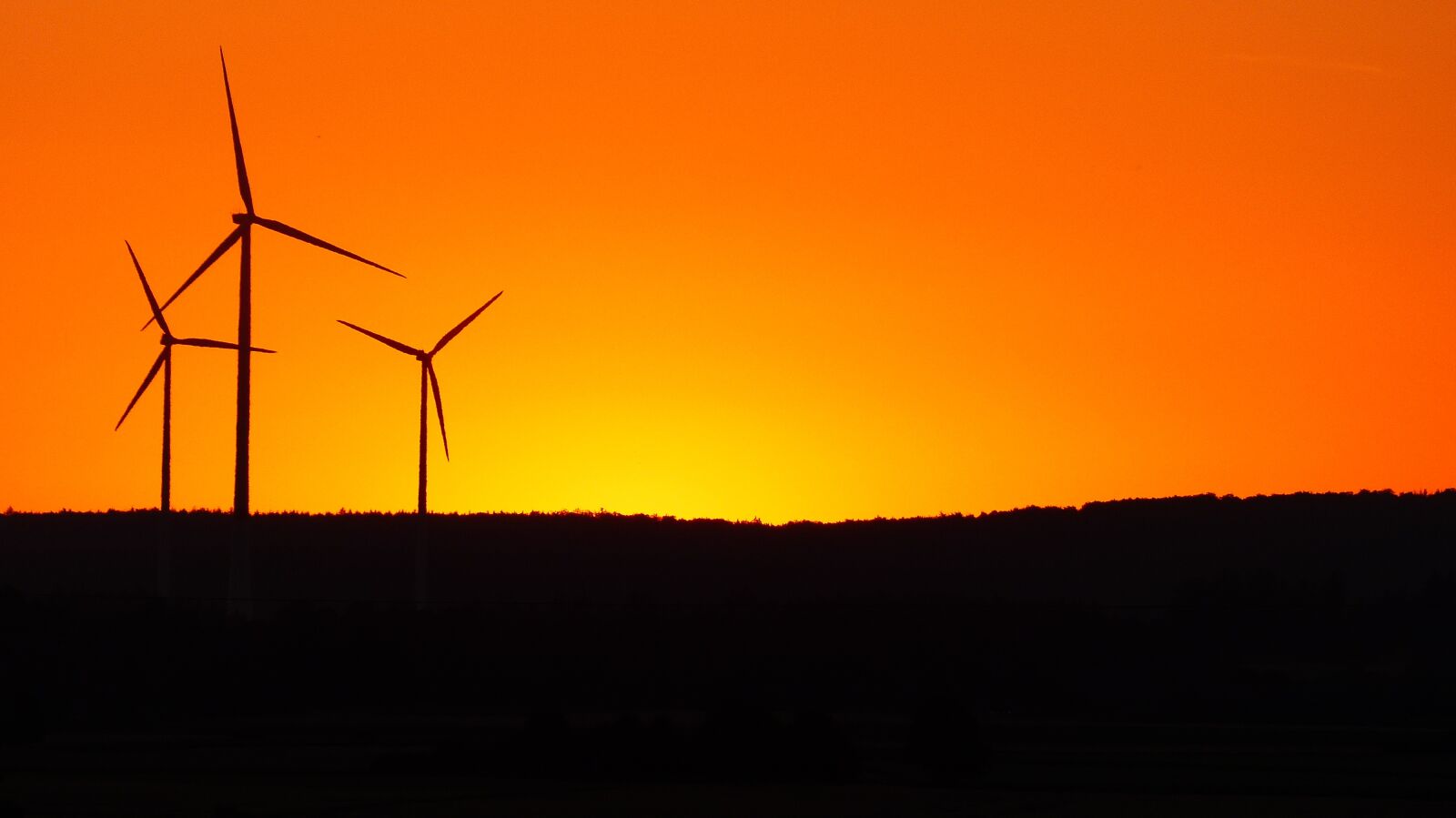 Panasonic Lumix DMC-FZ200 sample photo. Power generation, energy production photography