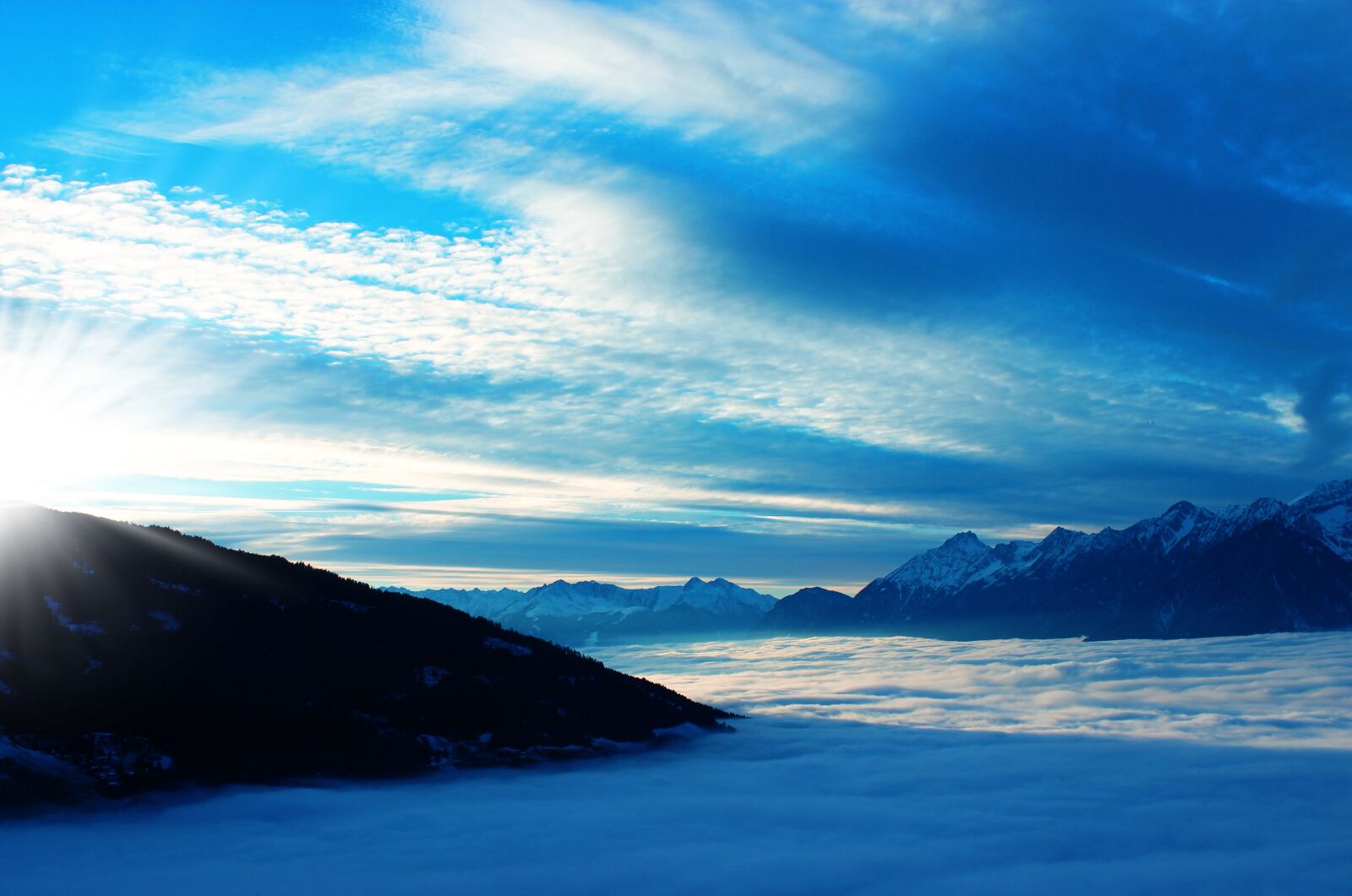 Canon EOS 600D (Rebel EOS T3i / EOS Kiss X5) sample photo. Above the clouds, sky photography