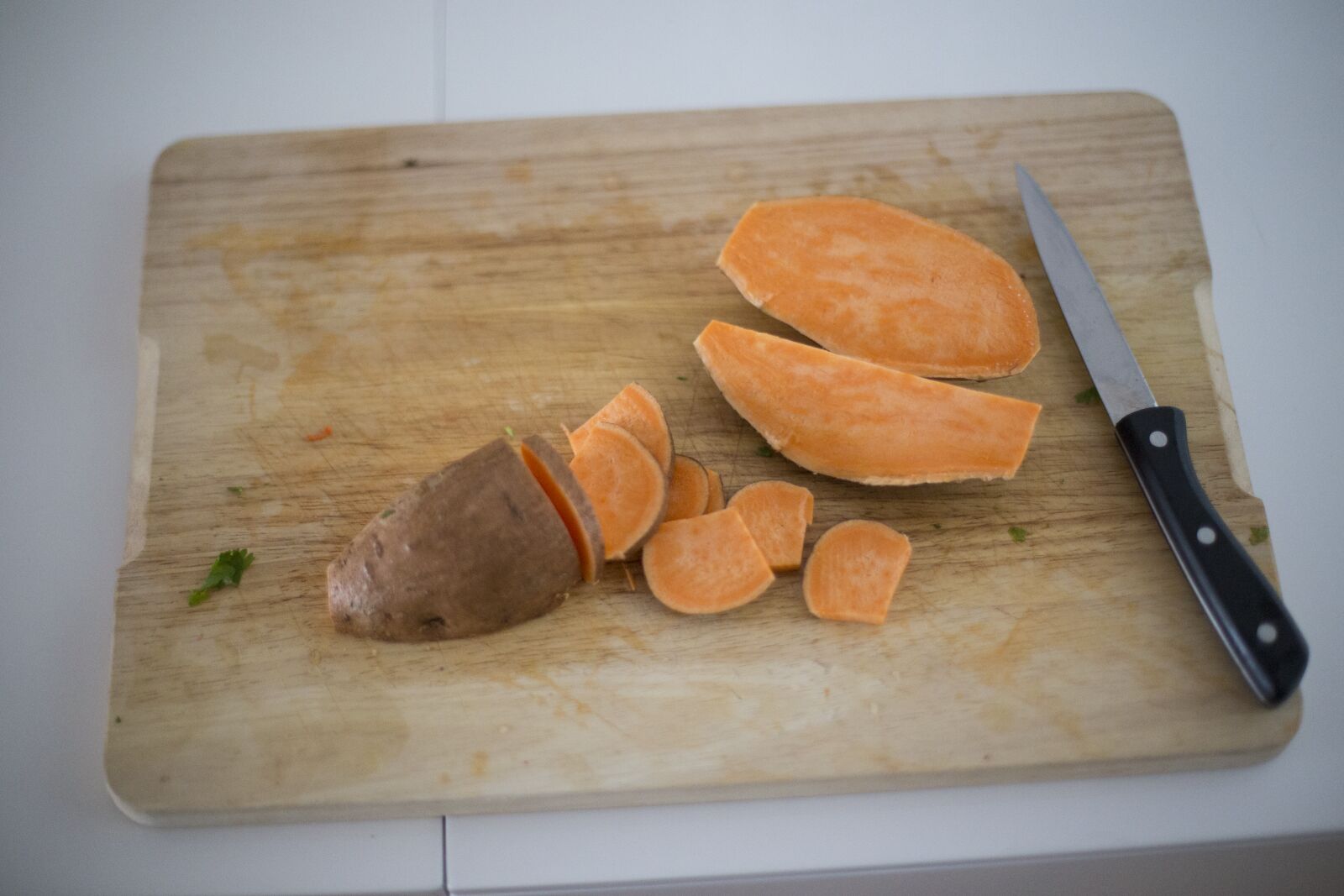 Canon EOS 6D + Canon EF 50mm F1.4 USM sample photo. Cooking, cutting, board, food photography