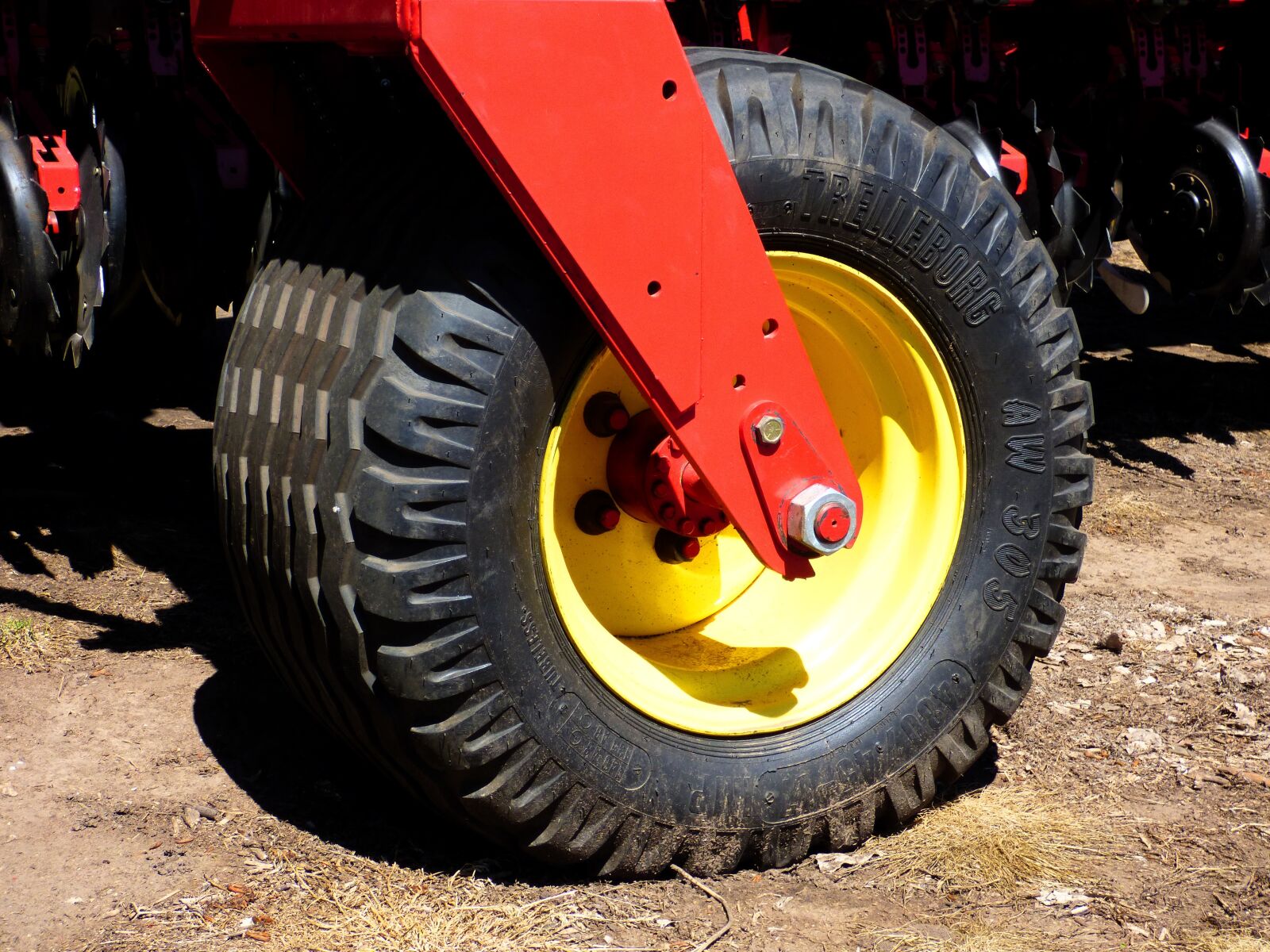 Panasonic Lumix DMC-FZ70 sample photo. Wheel, tire, rural machinery photography