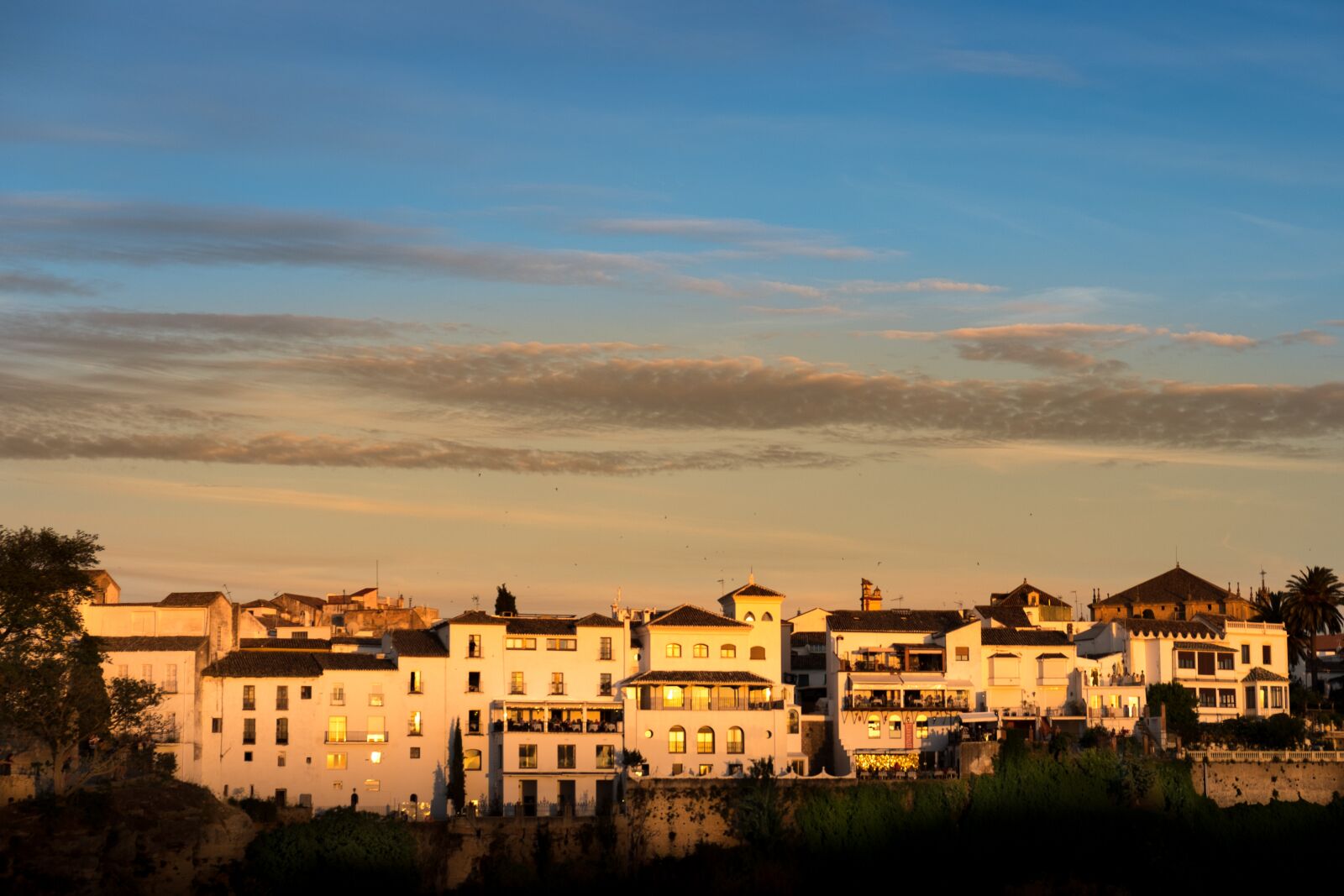 Fujifilm XF 18-55mm F2.8-4 R LM OIS sample photo. Sunset, round, houses photography