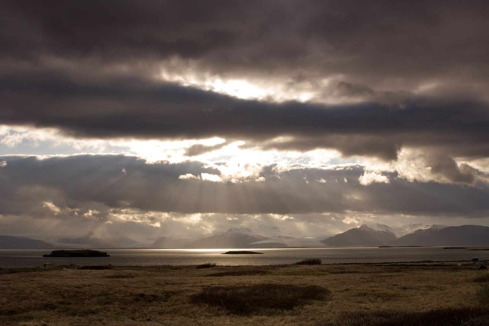 Canon EOS 550D (EOS Rebel T2i / EOS Kiss X4) sample photo. Iceland, clouds, sky photography