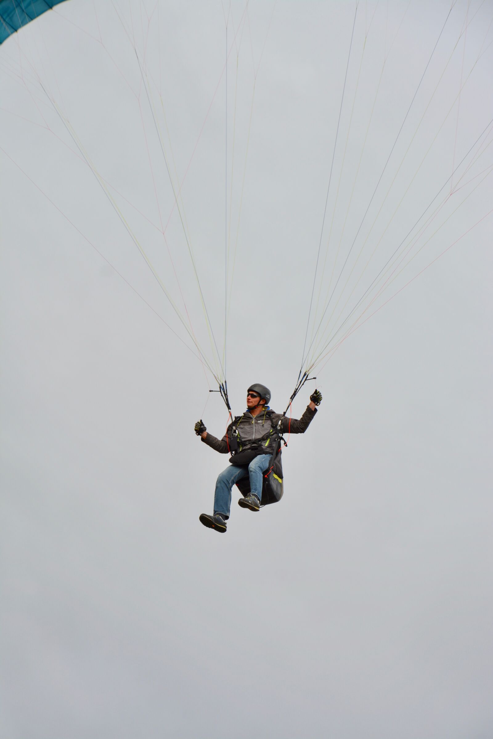 Nikon D5200 sample photo. Paragliding, landing, built its photography