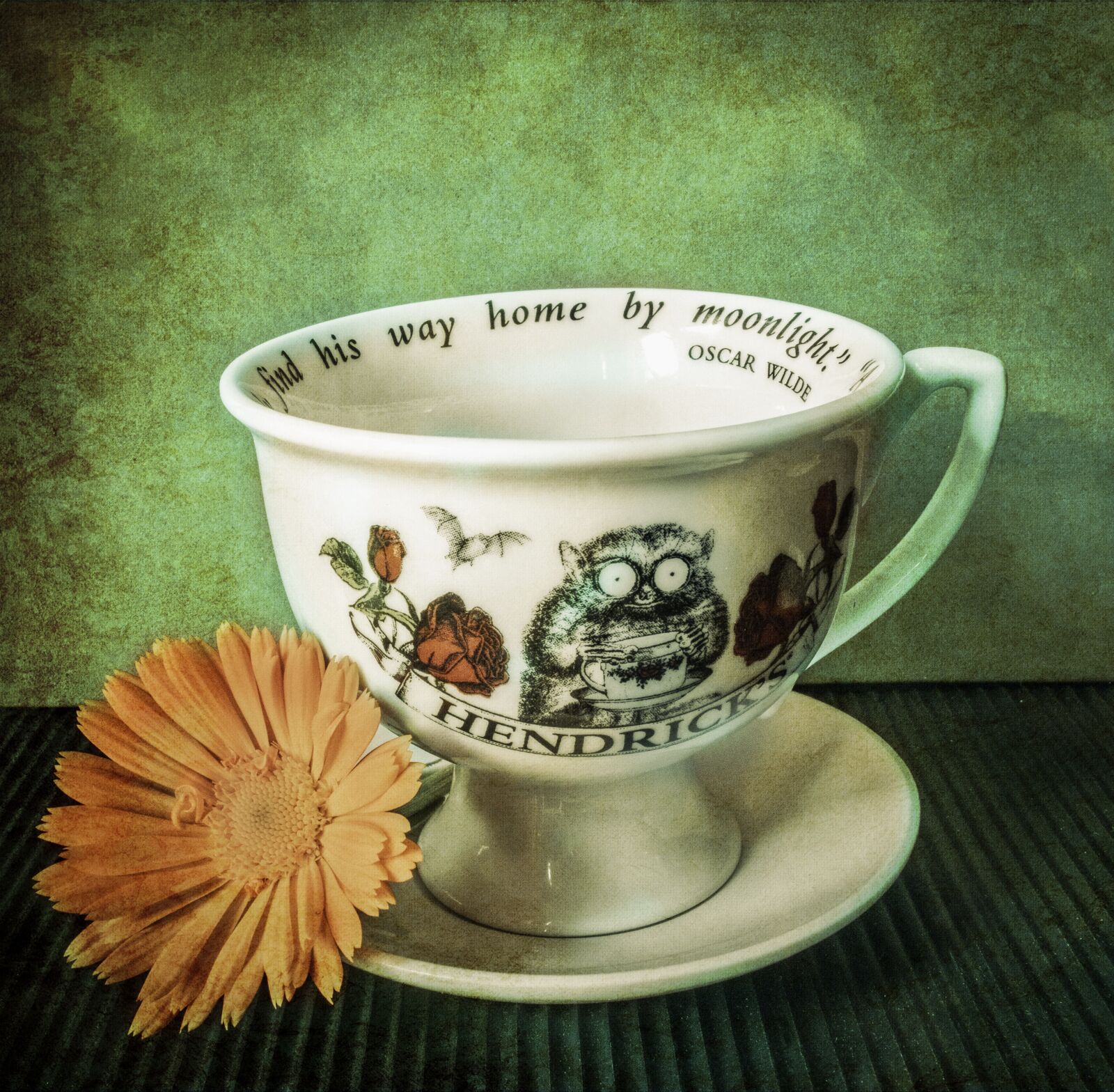 Canon EOS 800D (EOS Rebel T7i / EOS Kiss X9i) sample photo. Cup saucer, old, still-life photography