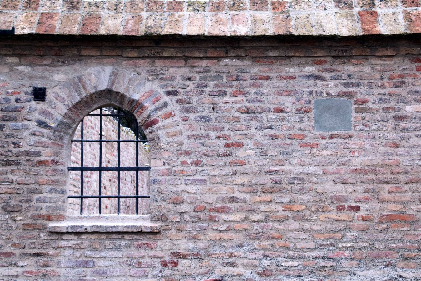 Nikon D3300 sample photo. Construction, wall, old, brick photography