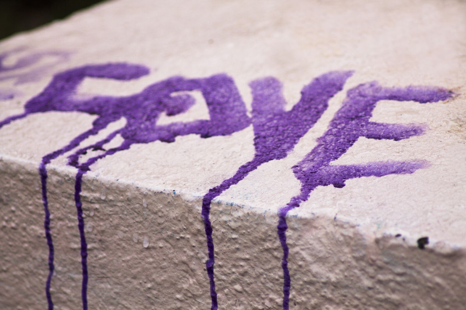 Canon EOS 1100D (EOS Rebel T3 / EOS Kiss X50) sample photo. Graffiti, love, paint photography