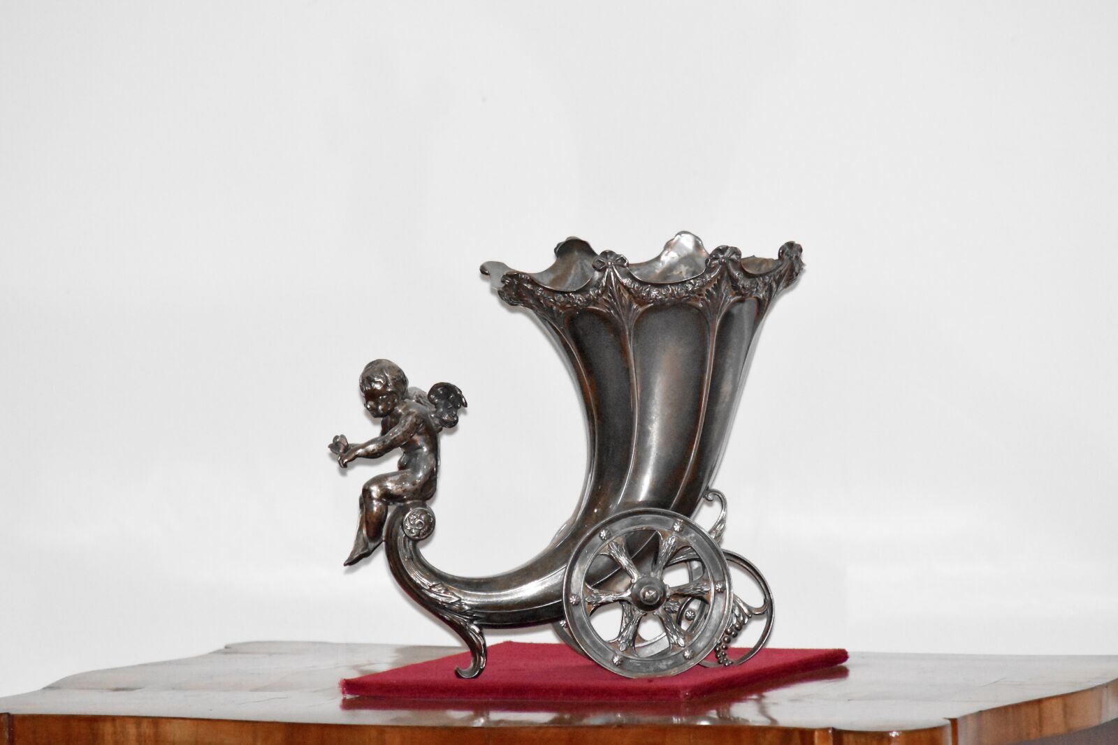 Nikon D5500 sample photo. Antiquity, baroque, metal, sculpture photography