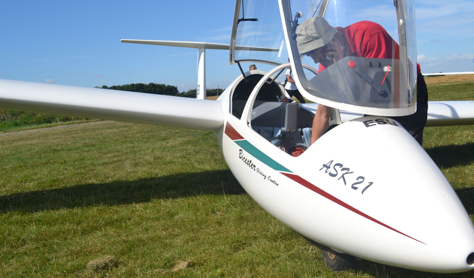 Nikon D3100 sample photo. Glider, aviation, pilot photography