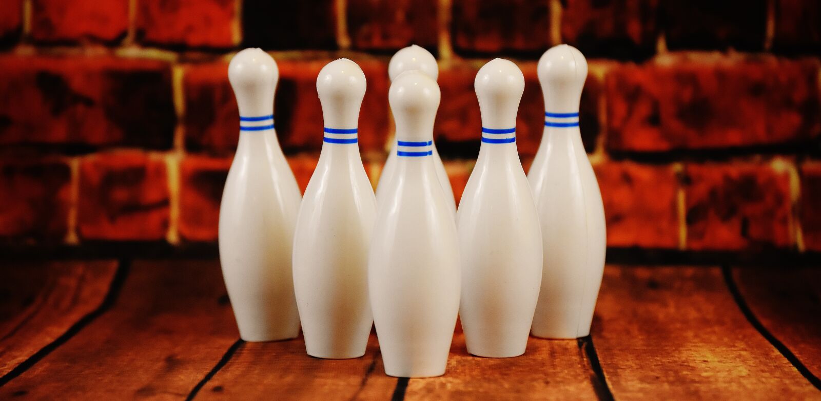 Nikon D7200 sample photo. Bowling, white, plastic photography