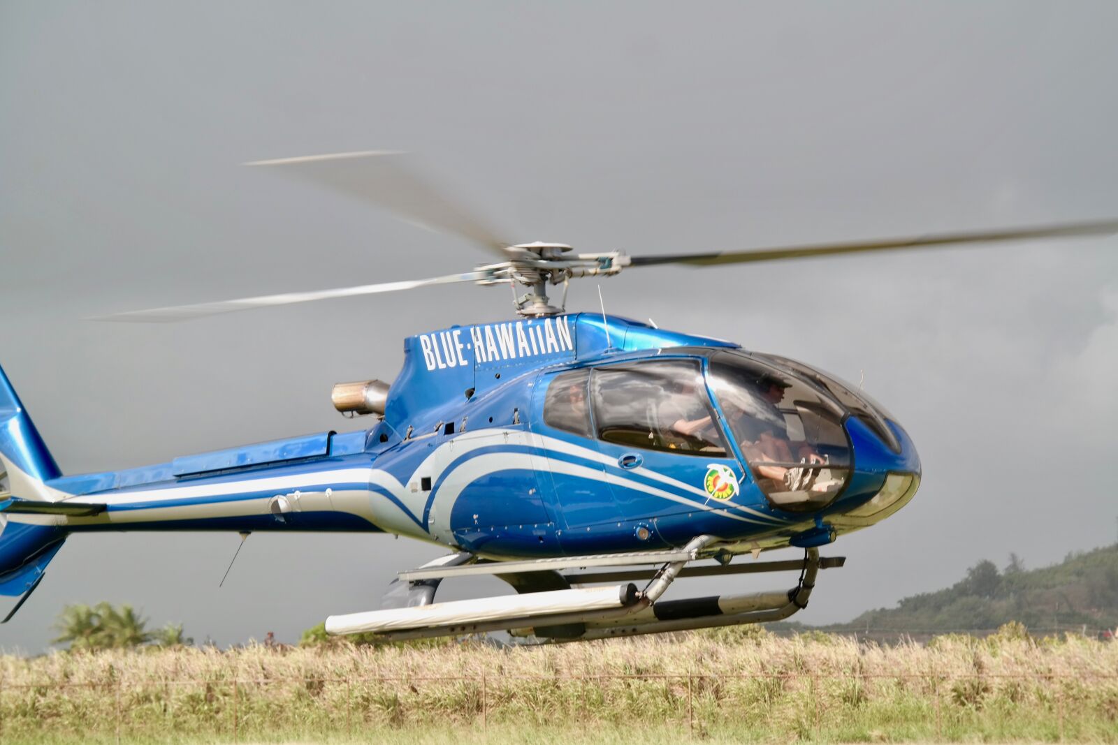 Samsung NX300 sample photo. Helicopter, flying, departure photography