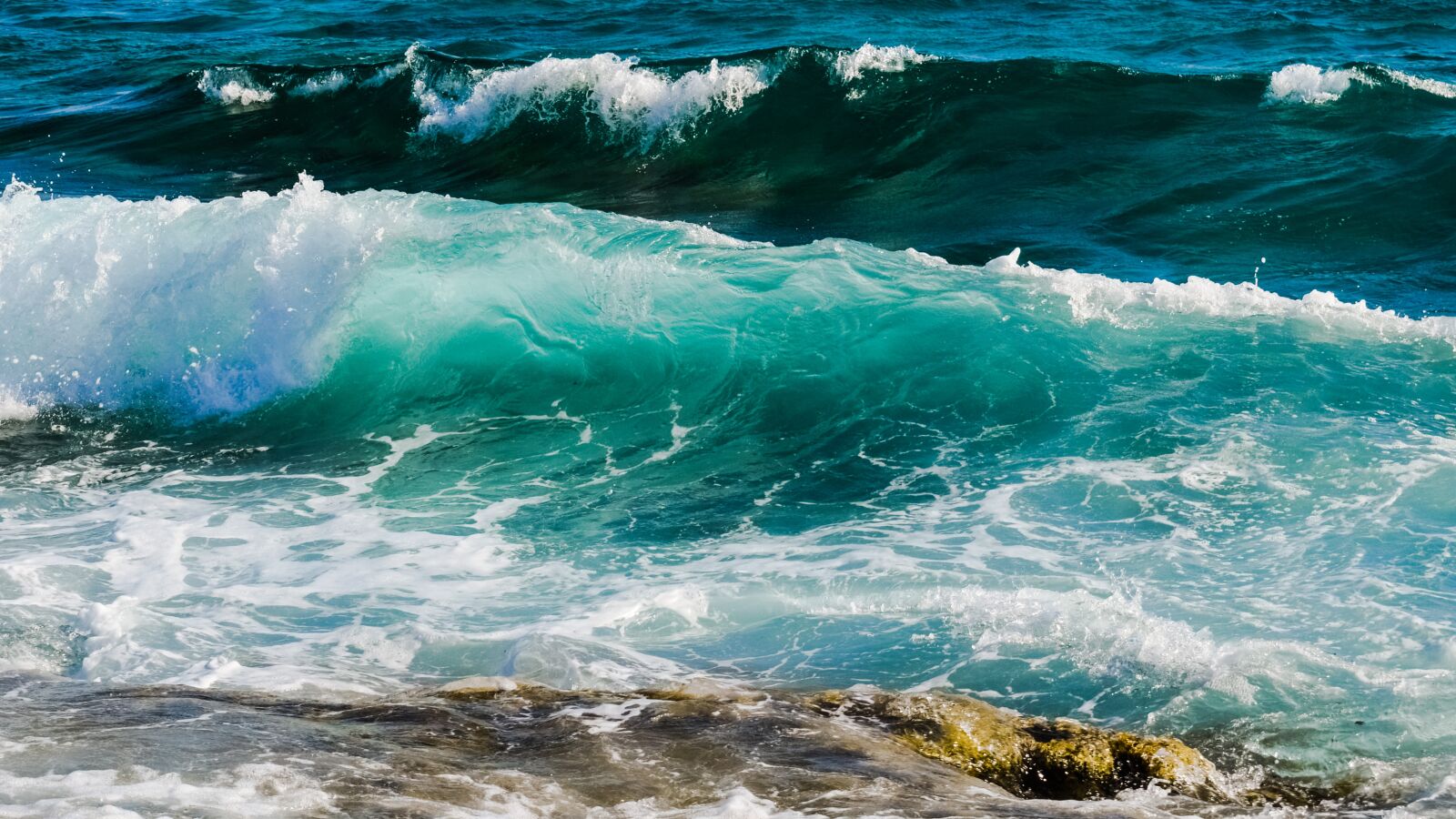 Nikon D3300 sample photo. Wave, foam, spray photography