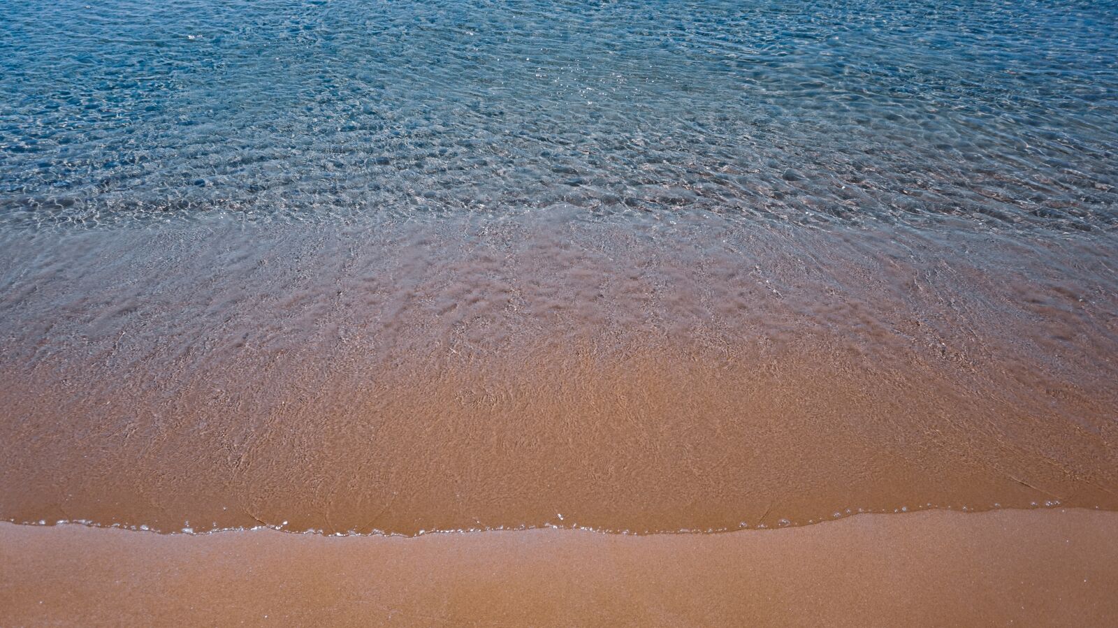 Sony Alpha a5000 (ILCE 5000) sample photo. Sand, sea, water photography