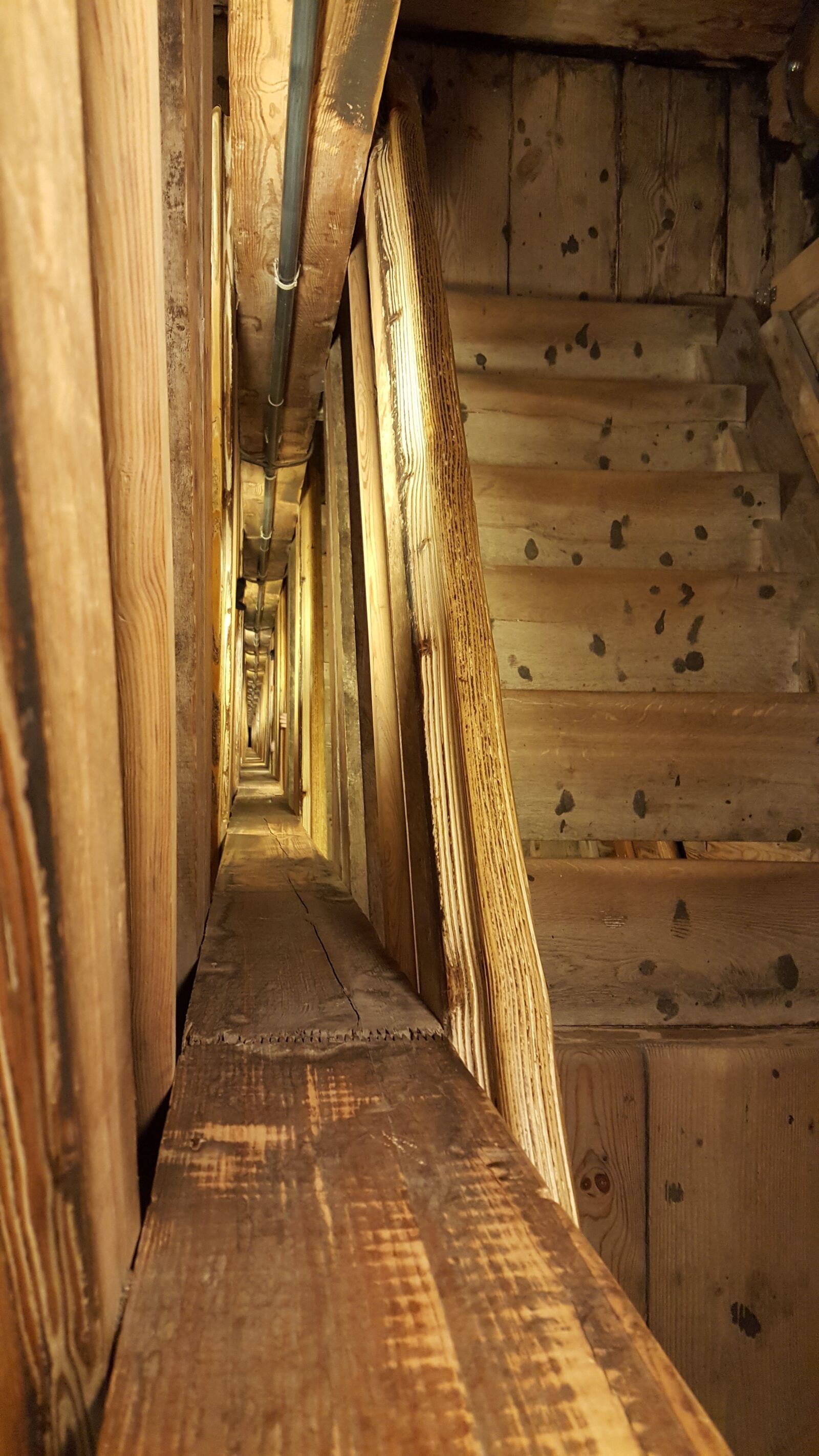 Samsung Galaxy S6 sample photo. Wood, old, architecture photography