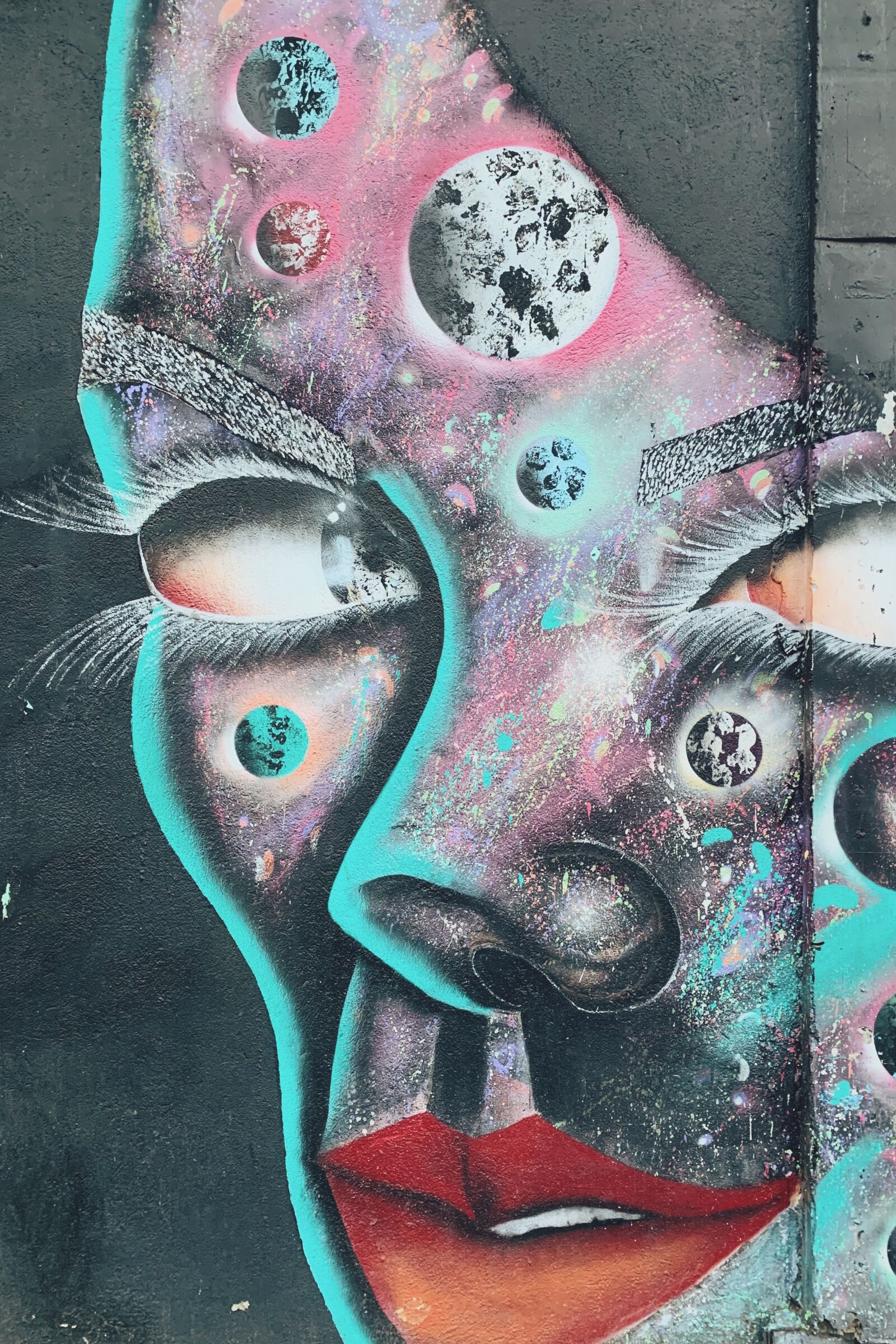Apple iPhone XS sample photo. Street, wall, art photography