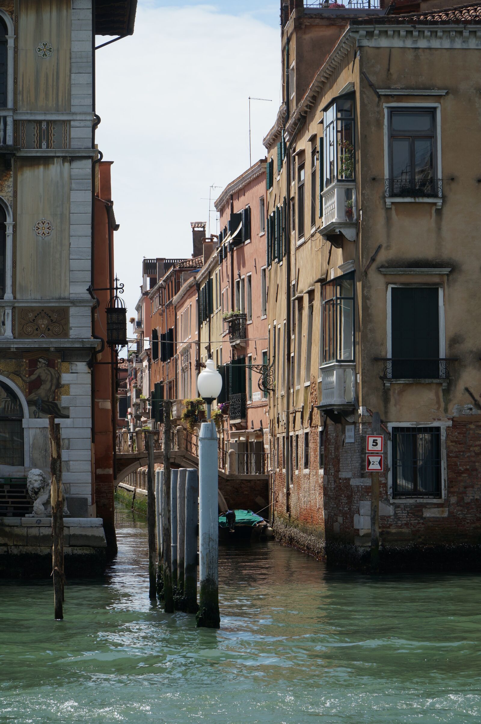 Sony Alpha NEX-6 sample photo. Venice, canal, boat photography