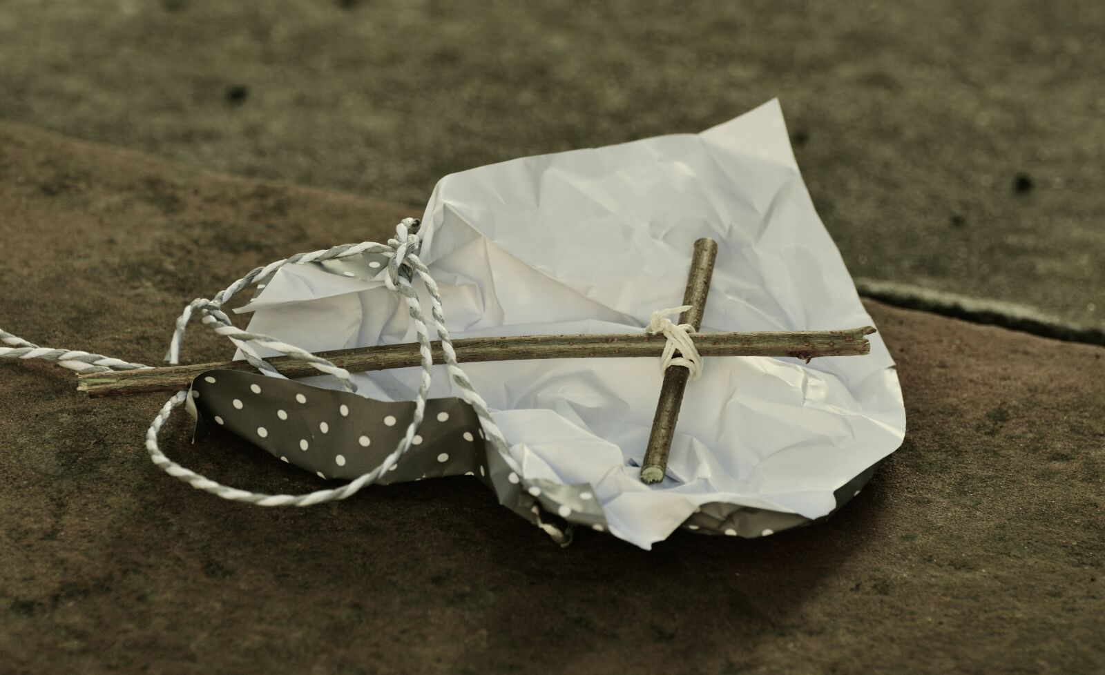 Nikon D5200 sample photo. Cross, symbol, gift photography