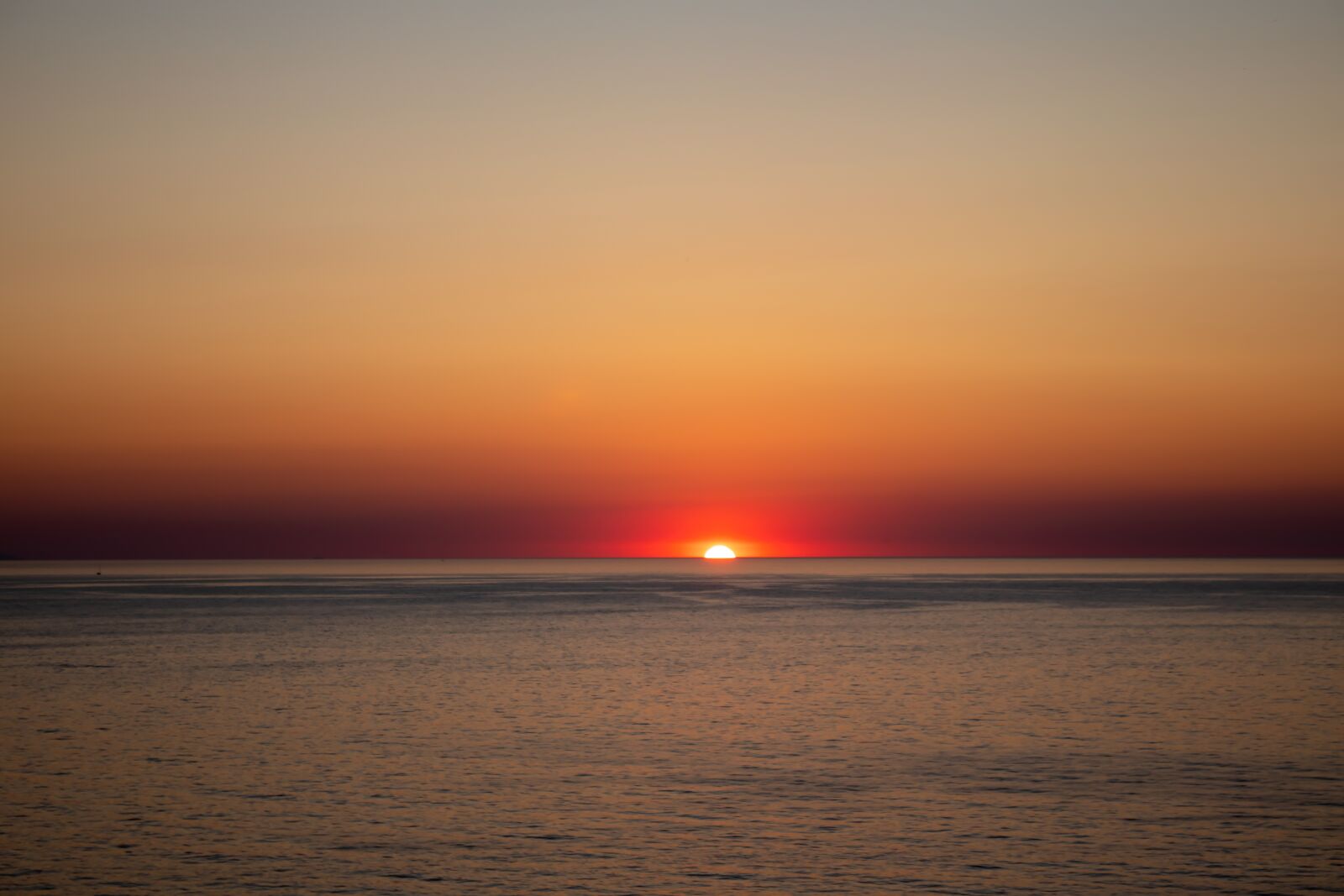Canon EOS 200D (EOS Rebel SL2 / EOS Kiss X9) sample photo. Sun, sunset, sea photography