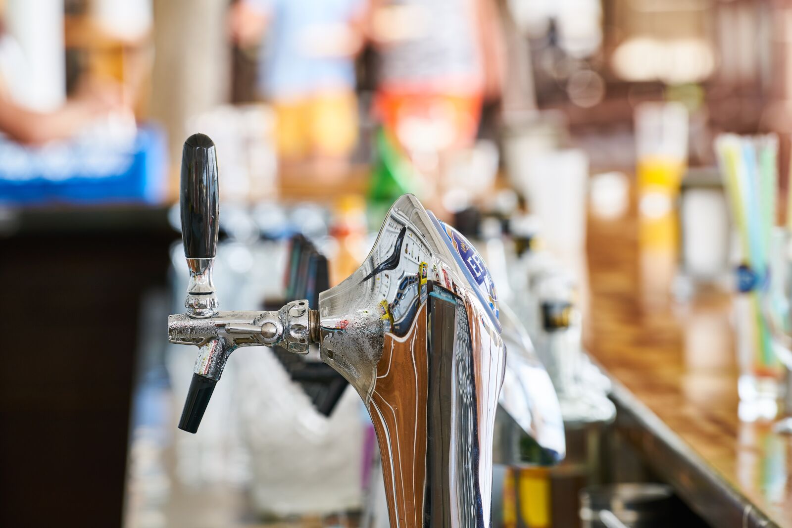 Sony FE 70-200mm F4 G OSS sample photo. Bar, the drink, beverage photography