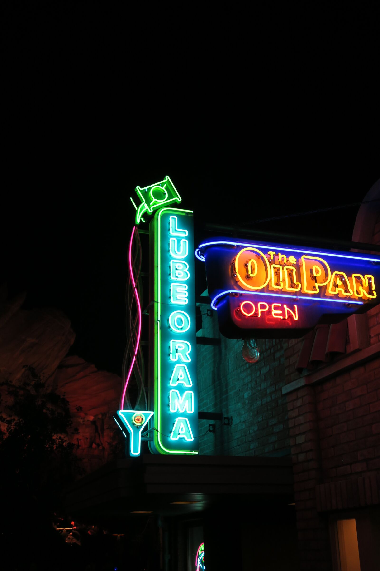 Canon PowerShot G7 X sample photo. Lubeorama, disneyland, racers photography