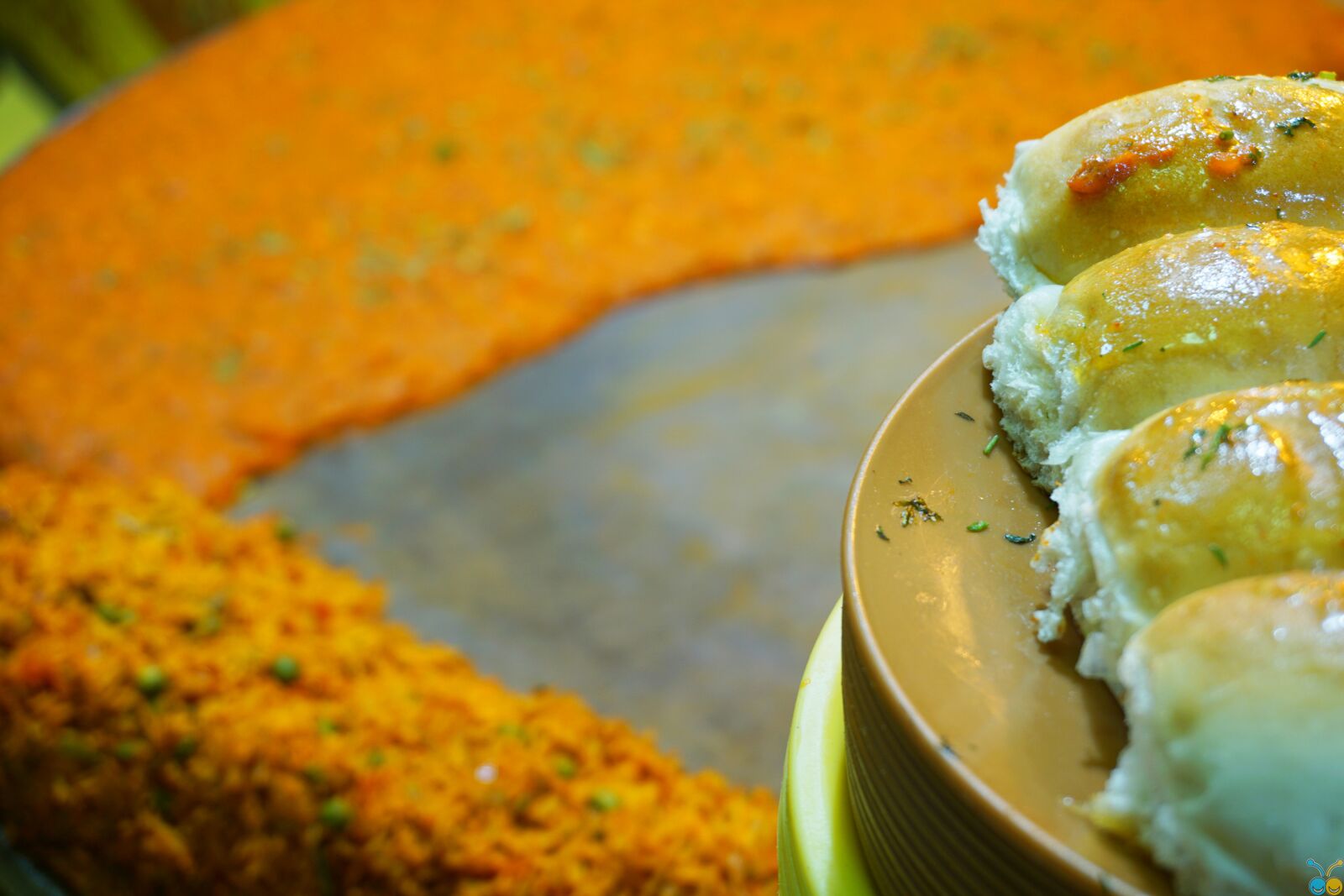Sony E 16-50mm F3.5-5.6 PZ OSS sample photo. Baked, bread, on, brown photography