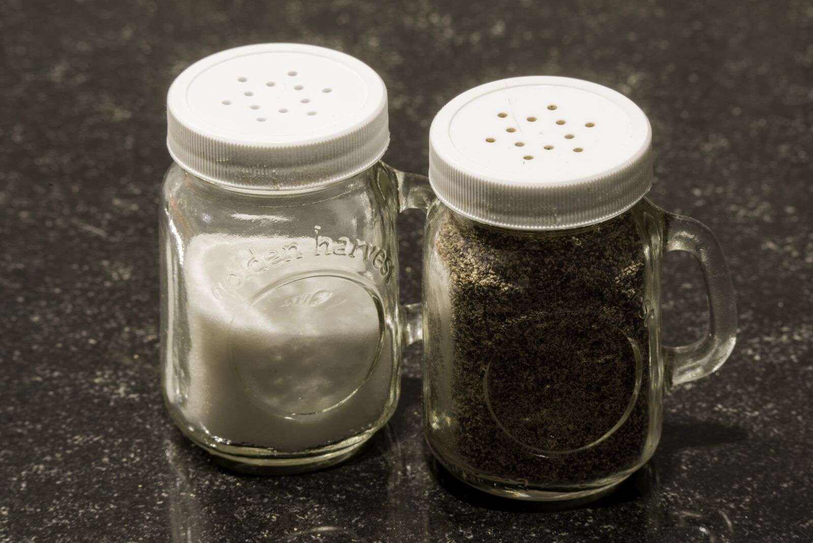Nikon D810 sample photo. Salt, pepper, shaker photography