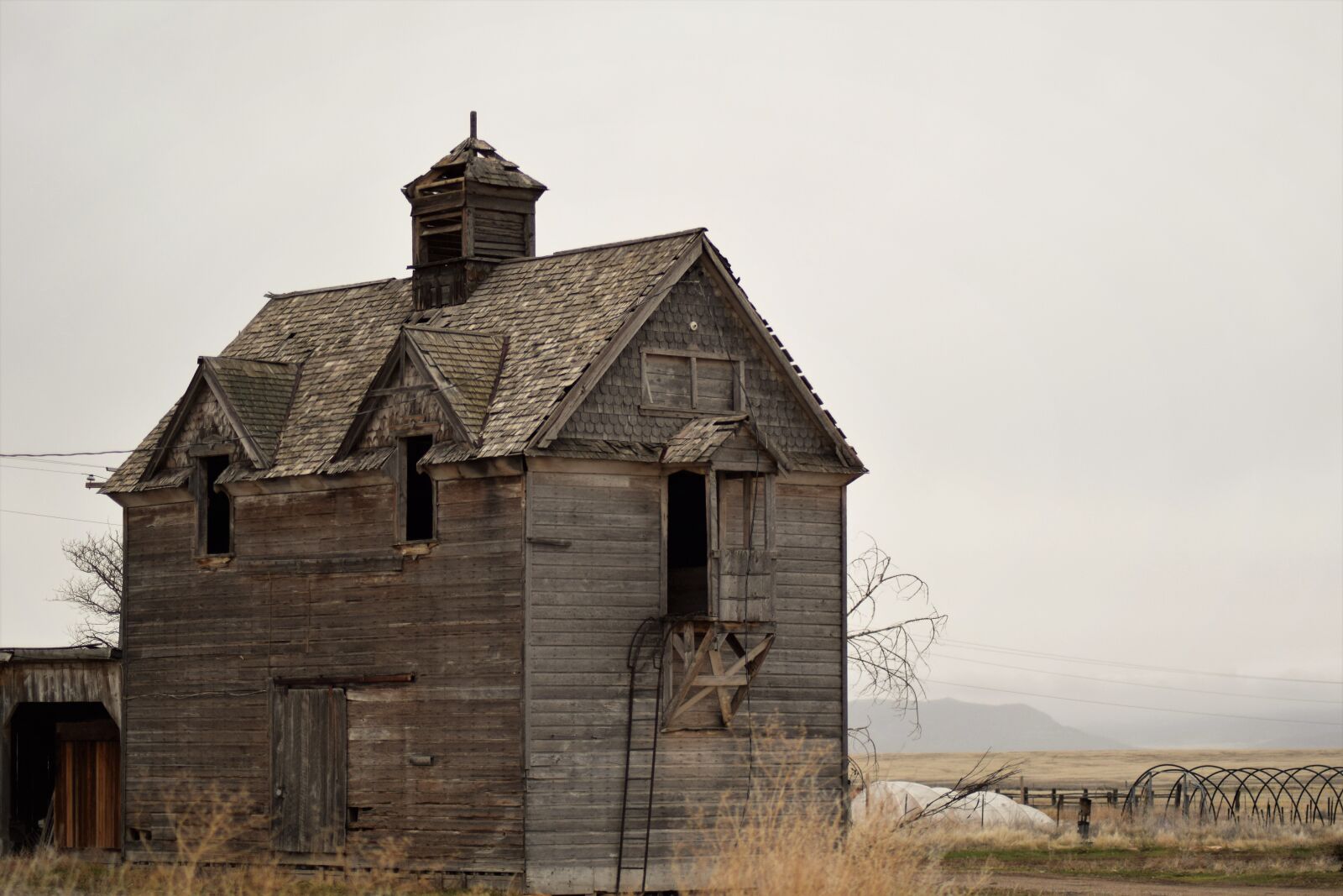 Nikon D3300 sample photo. House, old, vintage photography