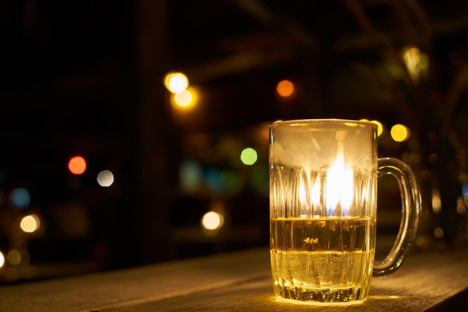 Sony a7R II sample photo. Alcohol, bar, bear photography