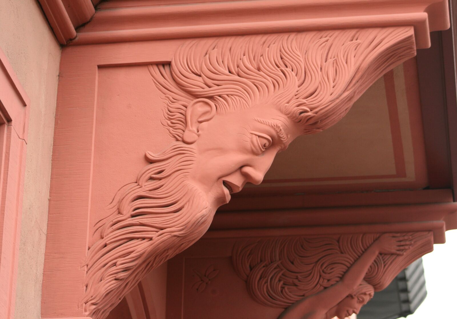 Canon EOS 400D (EOS Digital Rebel XTi / EOS Kiss Digital X) sample photo. Roof support, sculpture, stonemason photography